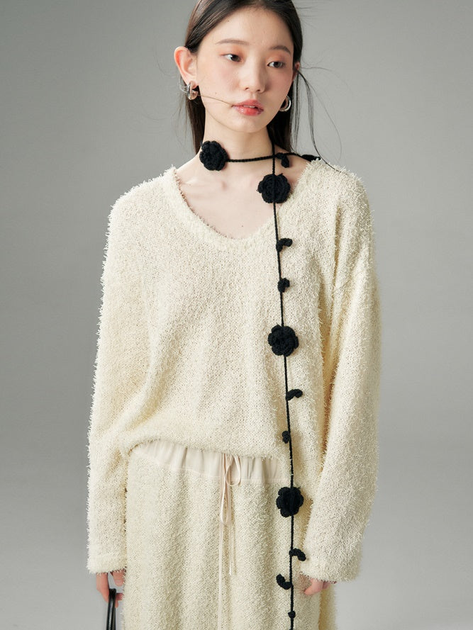 Camellia Crocheted Lariat With V-neck Sweater ＆ Skirt