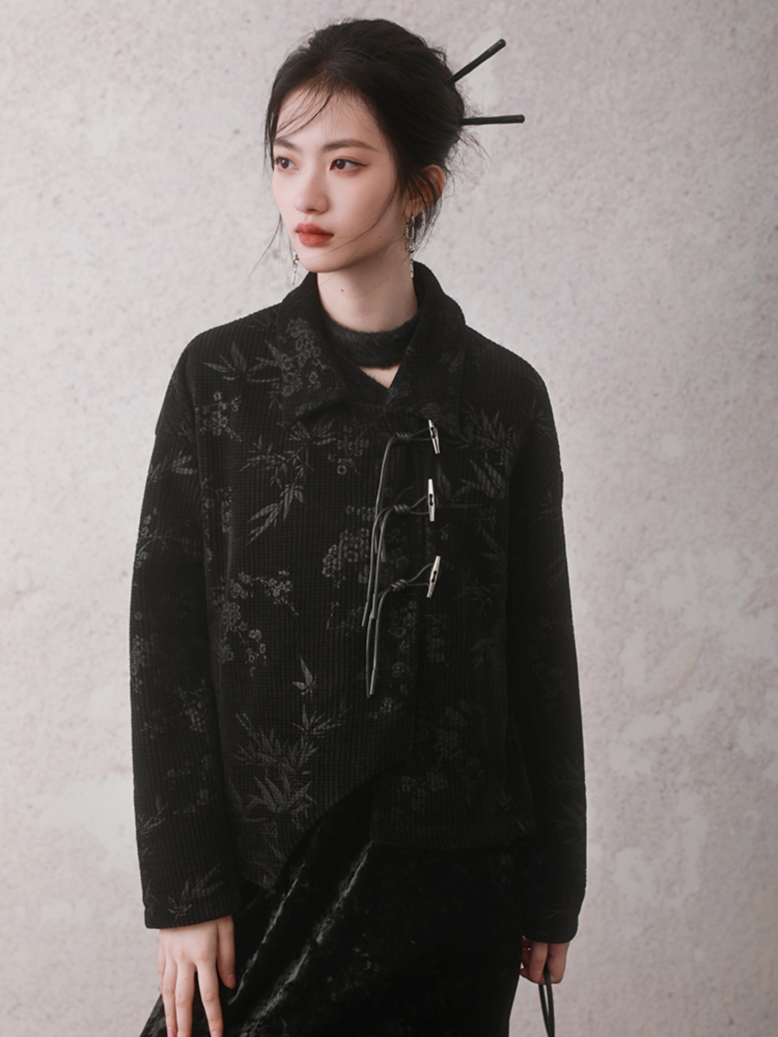 Bamboo Leaf Embossed Oblique Lapel Short Jacket