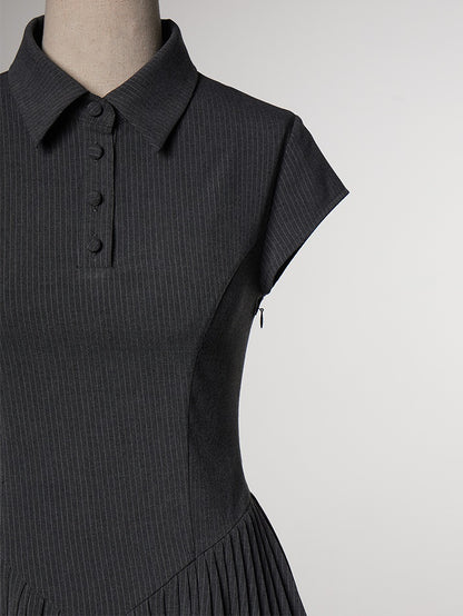 Robe de polo à rayures plissées de style universitaire