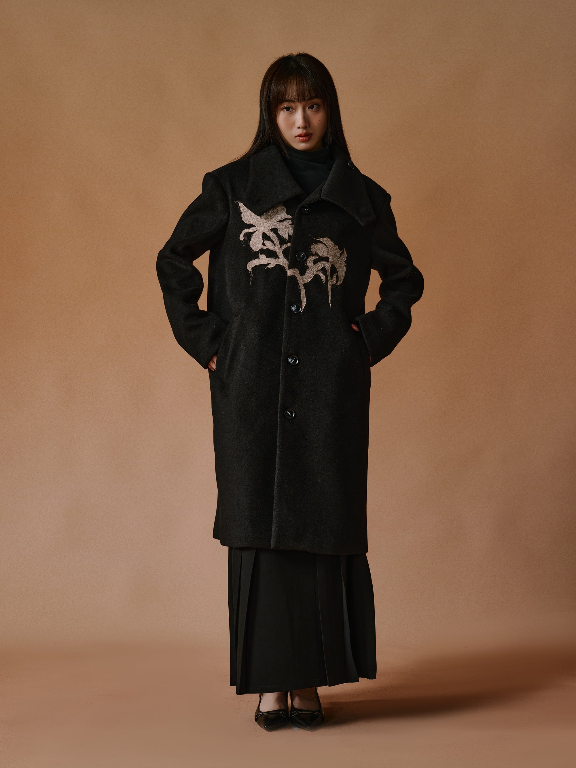 Chinese Style Iris Appliqué Embroidered Coat