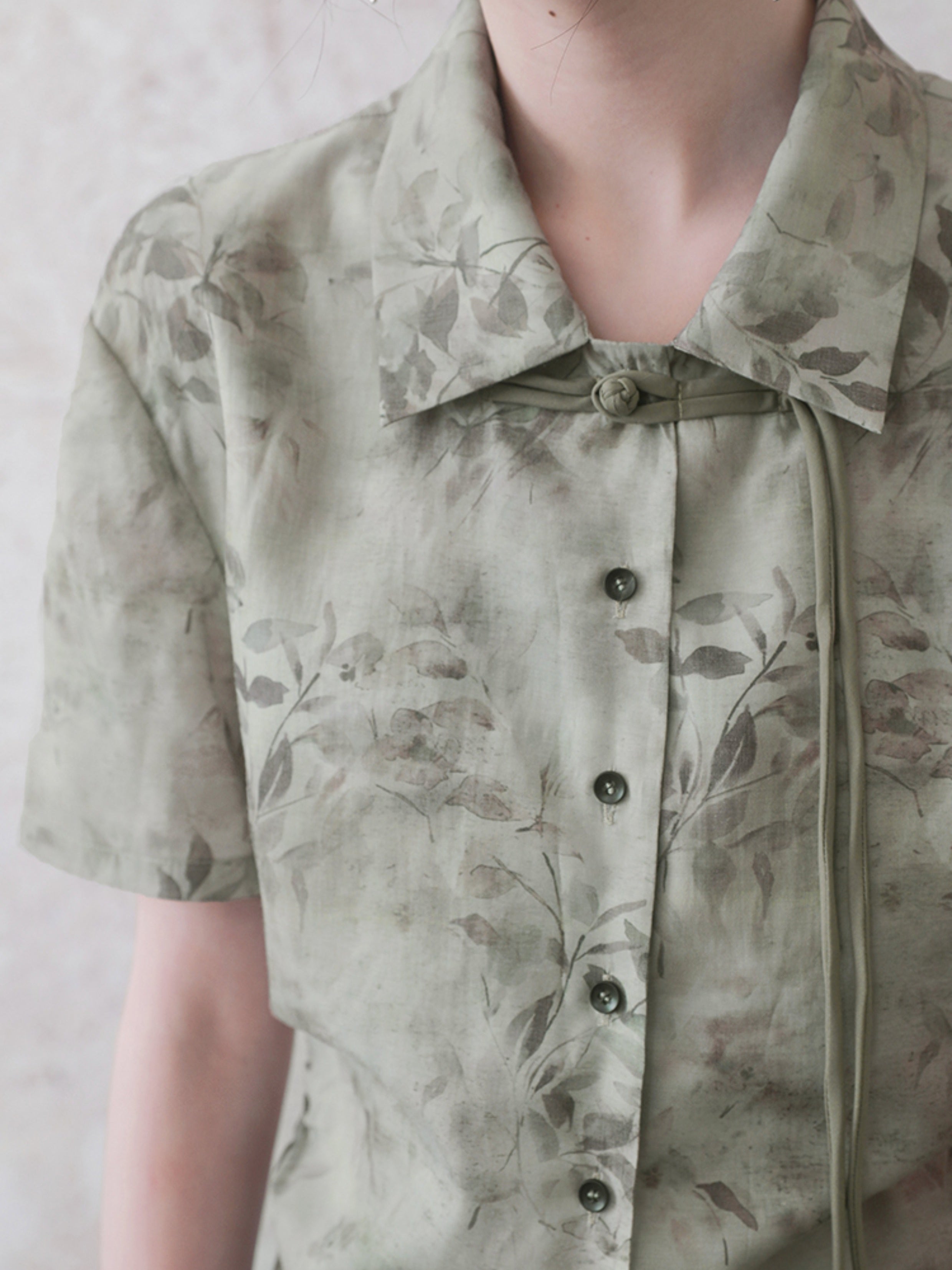 Gather Ribbon Pleated Printed Shirt