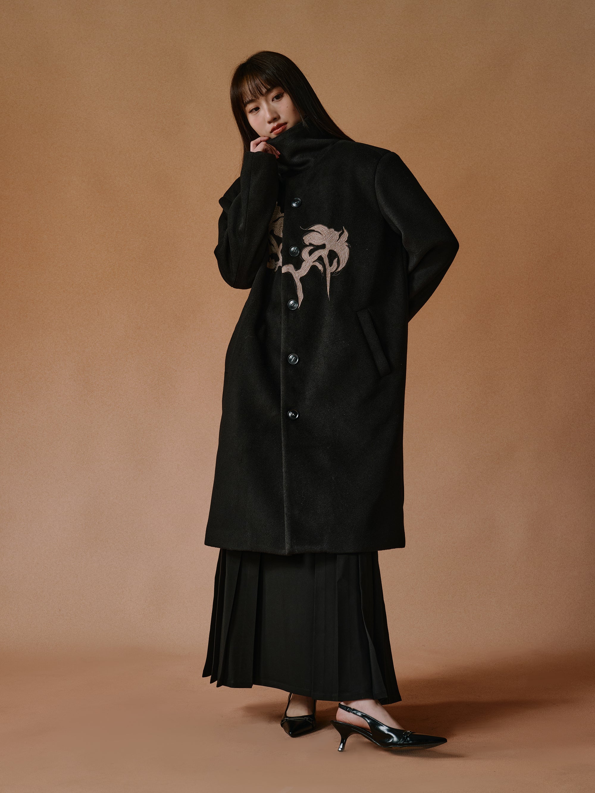 Chinese Style Iris Appliqué Embroidered Coat