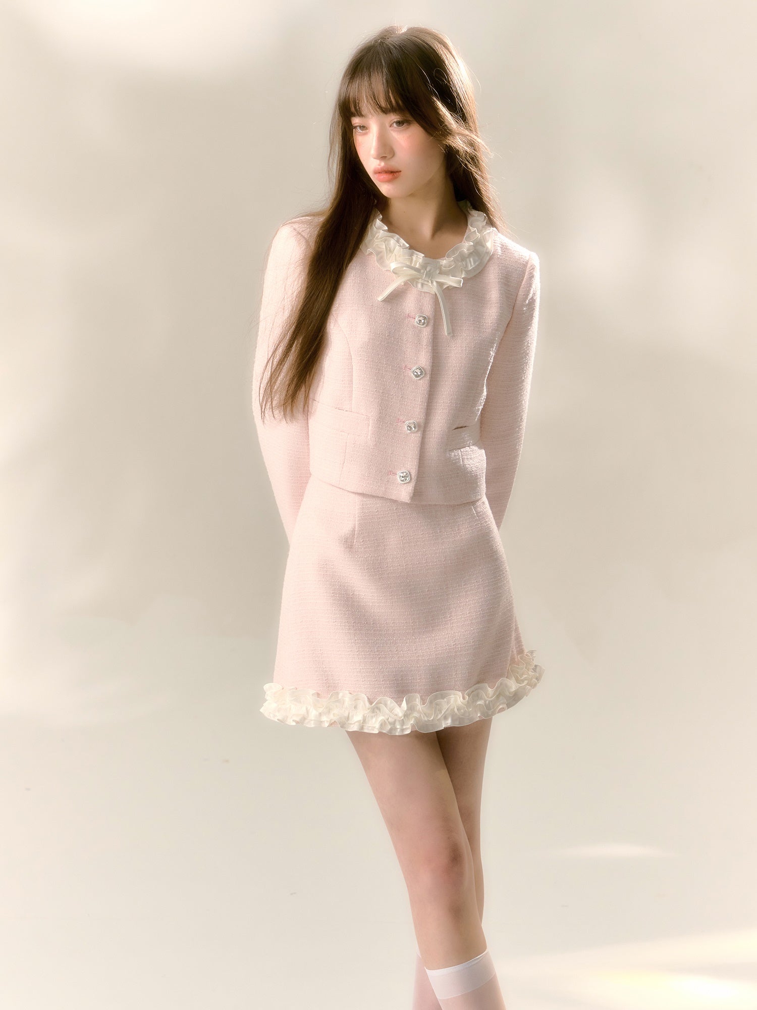 Fine Glitter Small Fragrance Jacket ＆ Frill Stitch Short Skirt