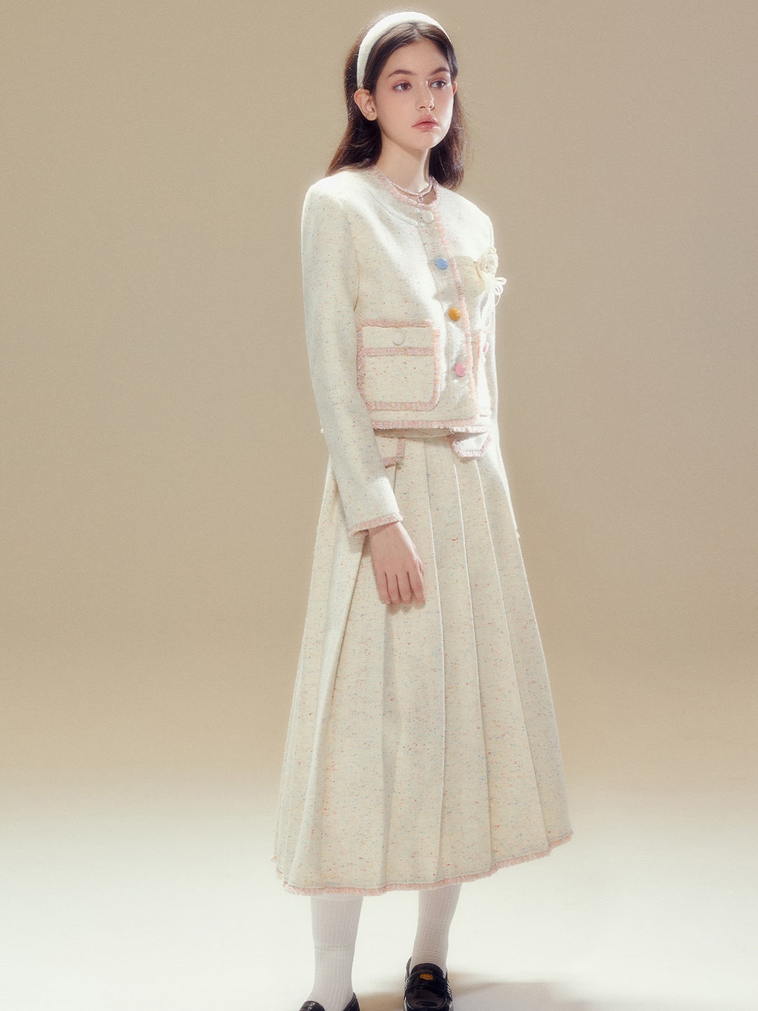 Camellia Contrast Button No Collar Jacket ＆ Pleated Long Skirt