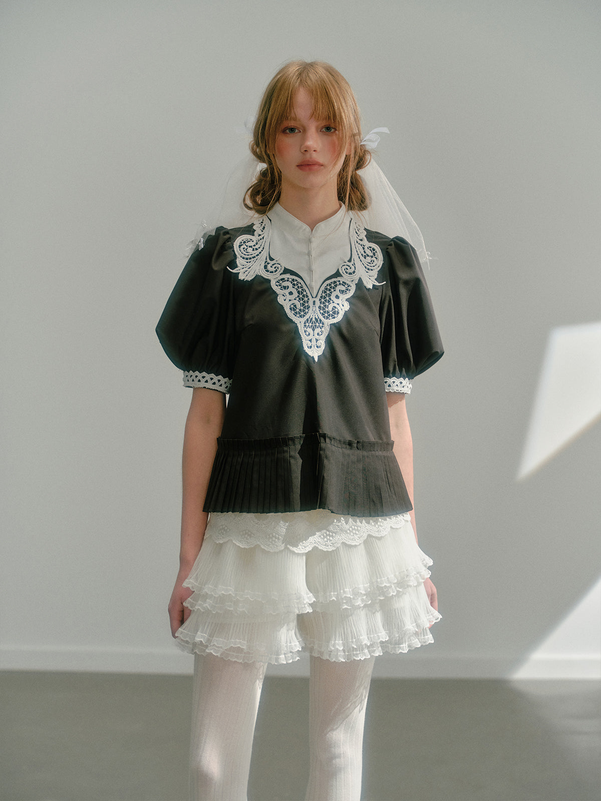 Monotone Lace Stitching Chinese Collar Puff Sleeve Shirt