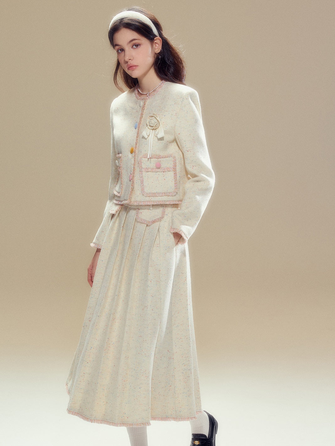 Camellia Contrast Button No Collar Jacket ＆ Pleated Long Skirt