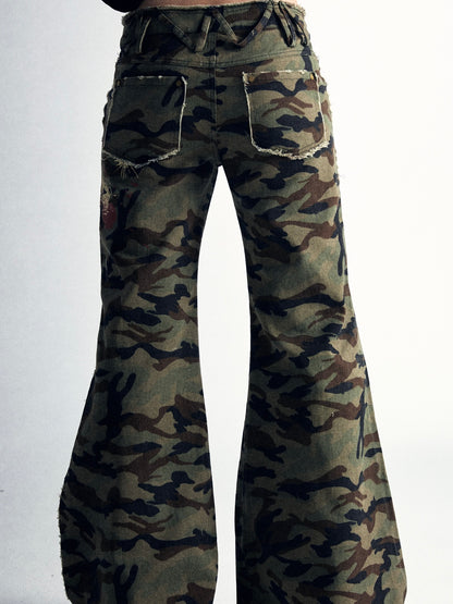 Pantalon évasé de camouflage à faible taille