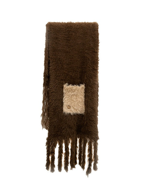 Contrast Pocket Tassel Muffler