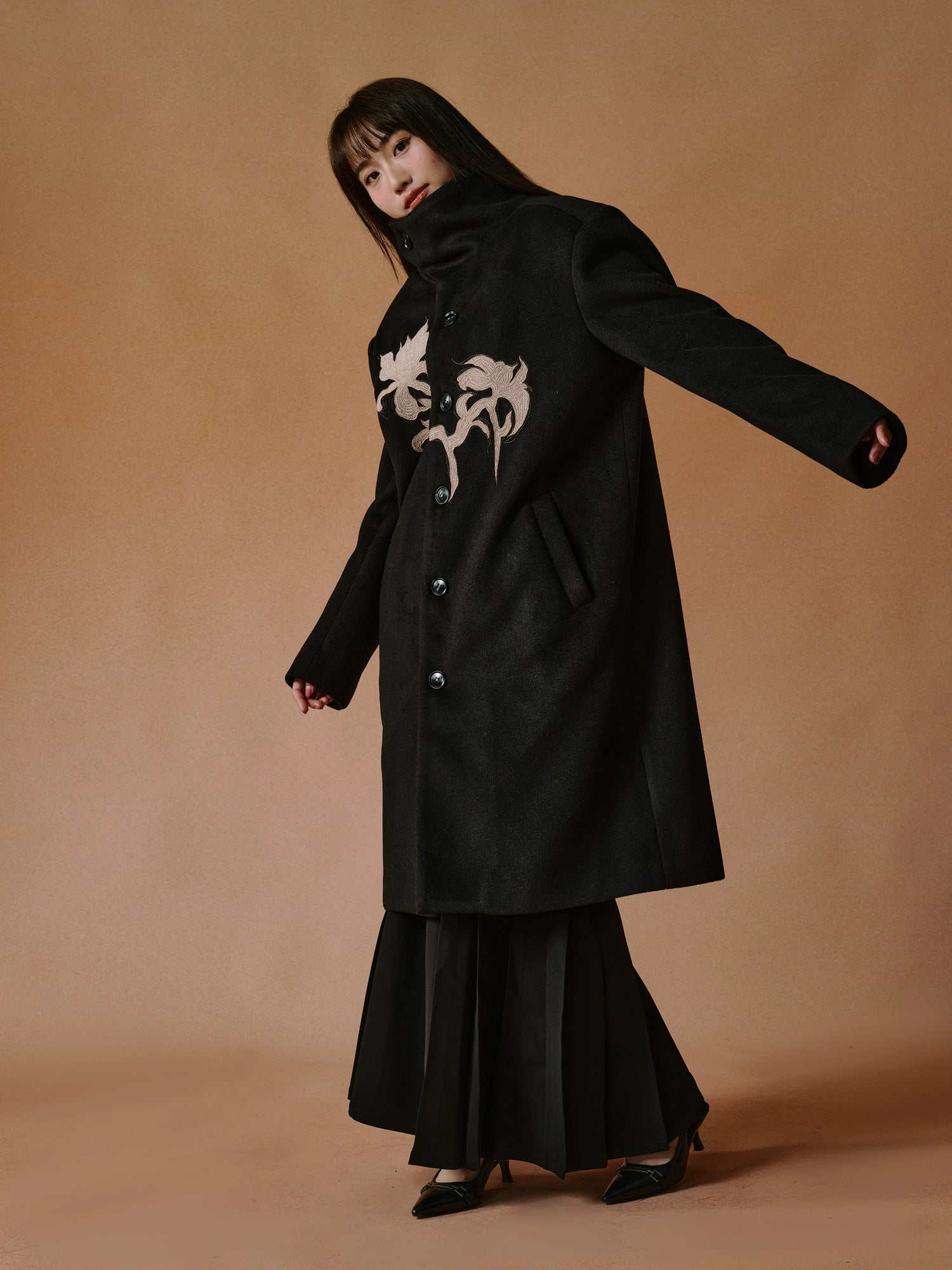 Chinese Style Iris Appliqué Embroidered Coat