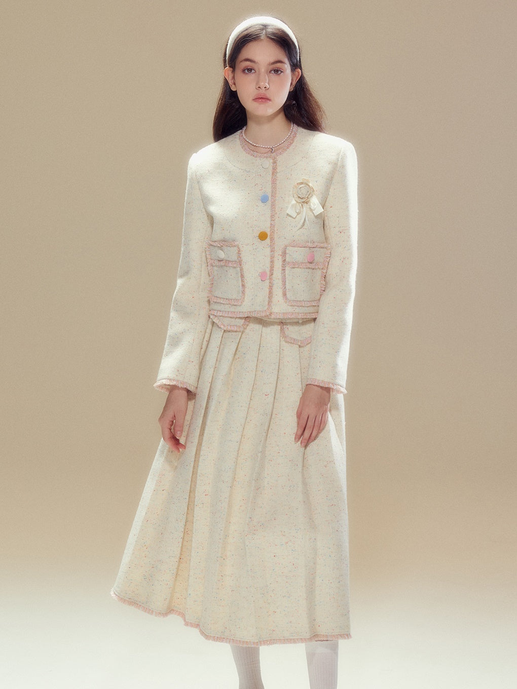 Camellia Contrast Button No Collar Jacket ＆ Pleated Long Skirt