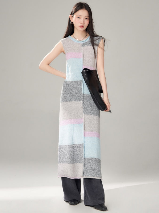 Border Curling Knitted Short Shawl Cardigan ＆ Sleeveless One-piece