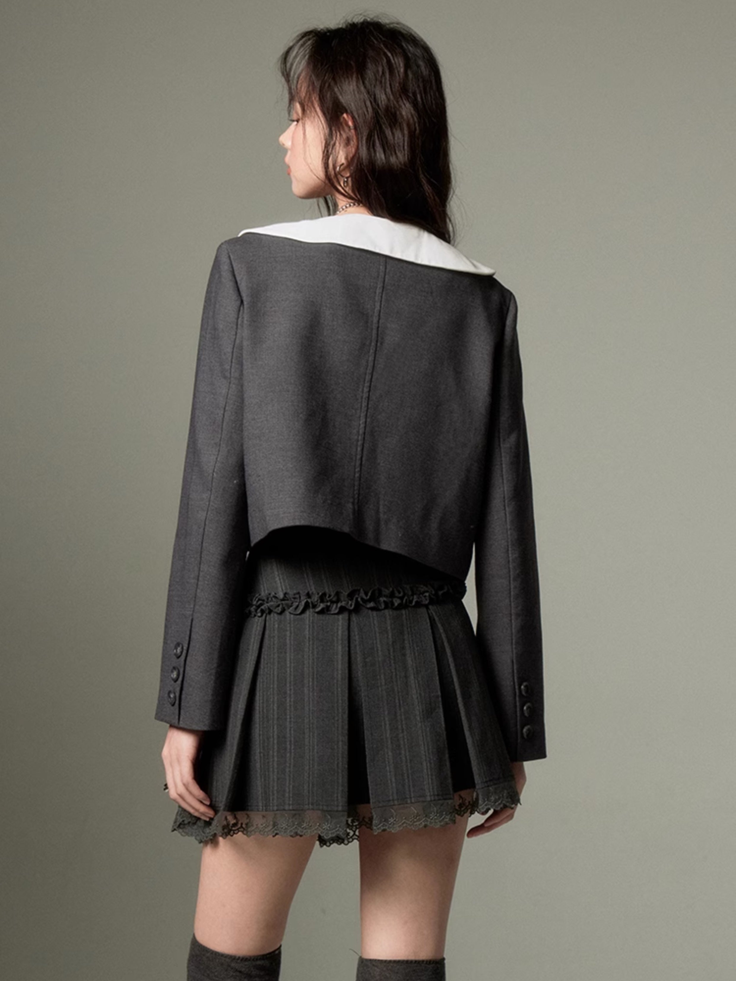 Round Lapel Pocket Lace Short Jacket