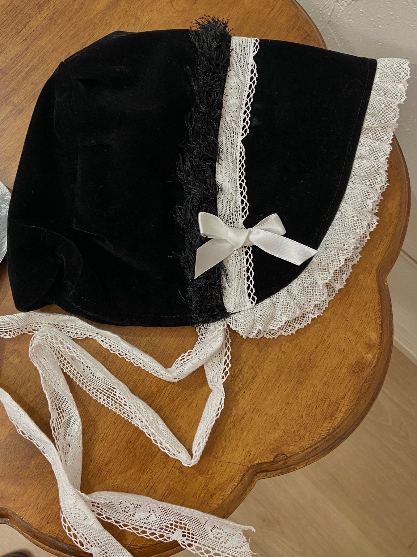 Retro French Lace Bow Bonnet