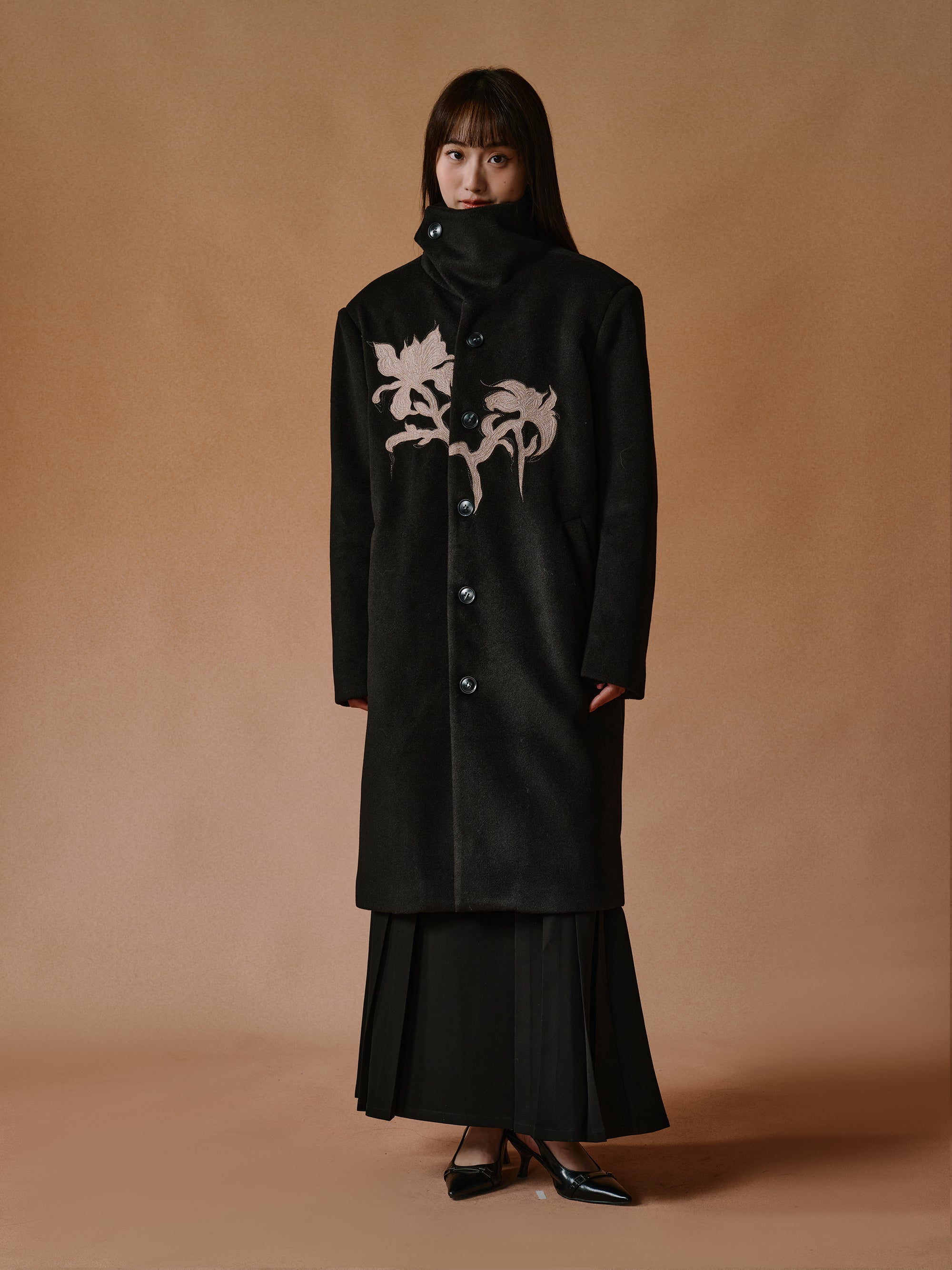 Chinese Style Iris Appliqué Embroidered Coat