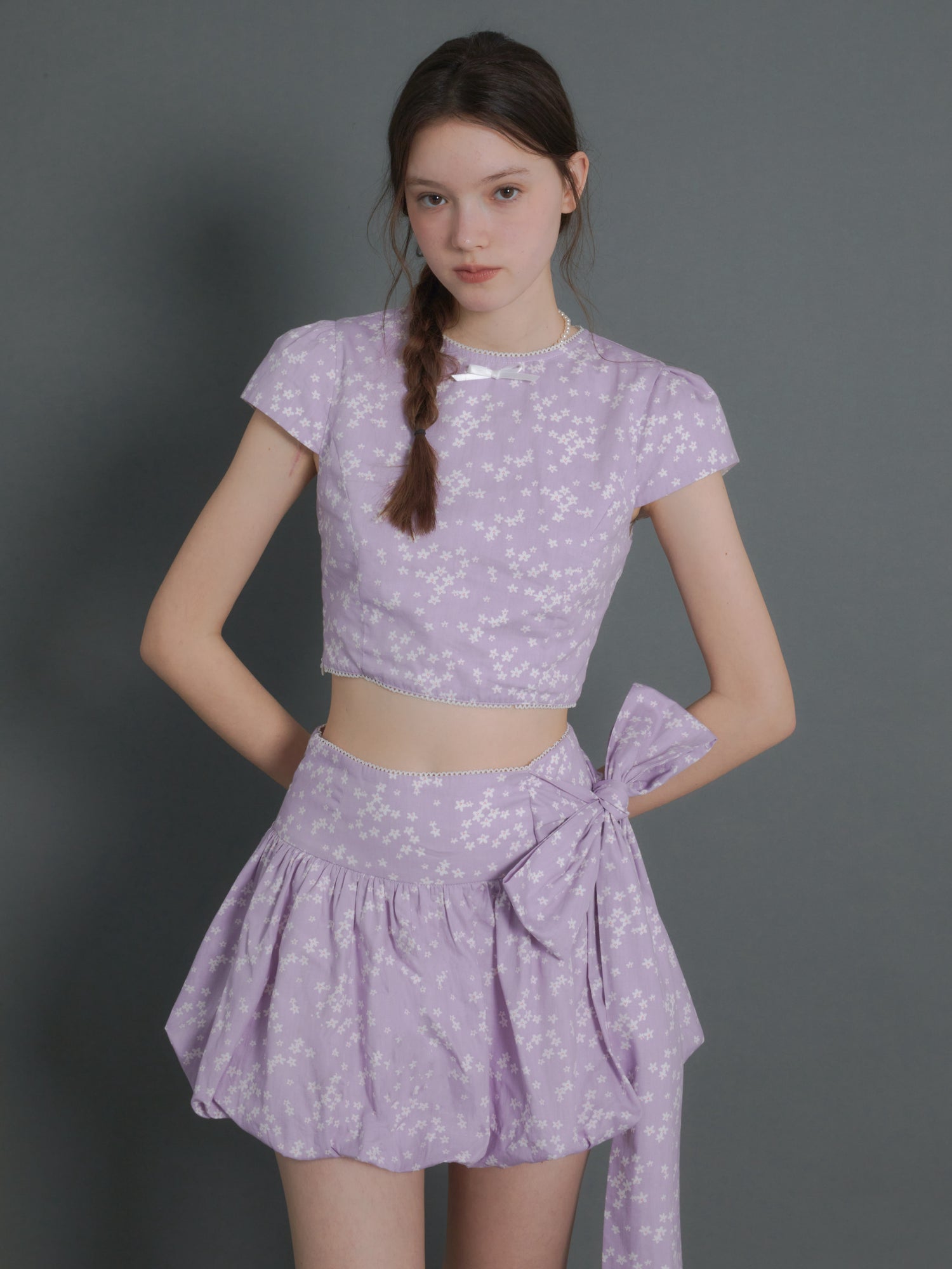 Floral Short Sleeve Cropped Top ＆ Ribbon Bud Skirt