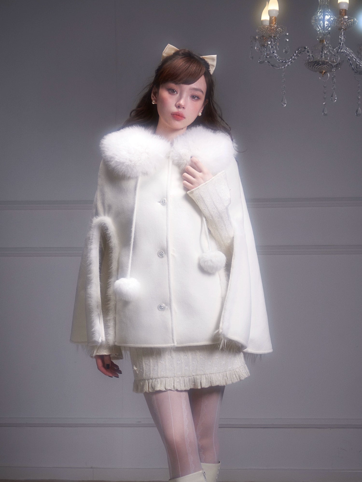 Eco-friendly Fur Ball Stitching Fur Shawl Cloak Coat