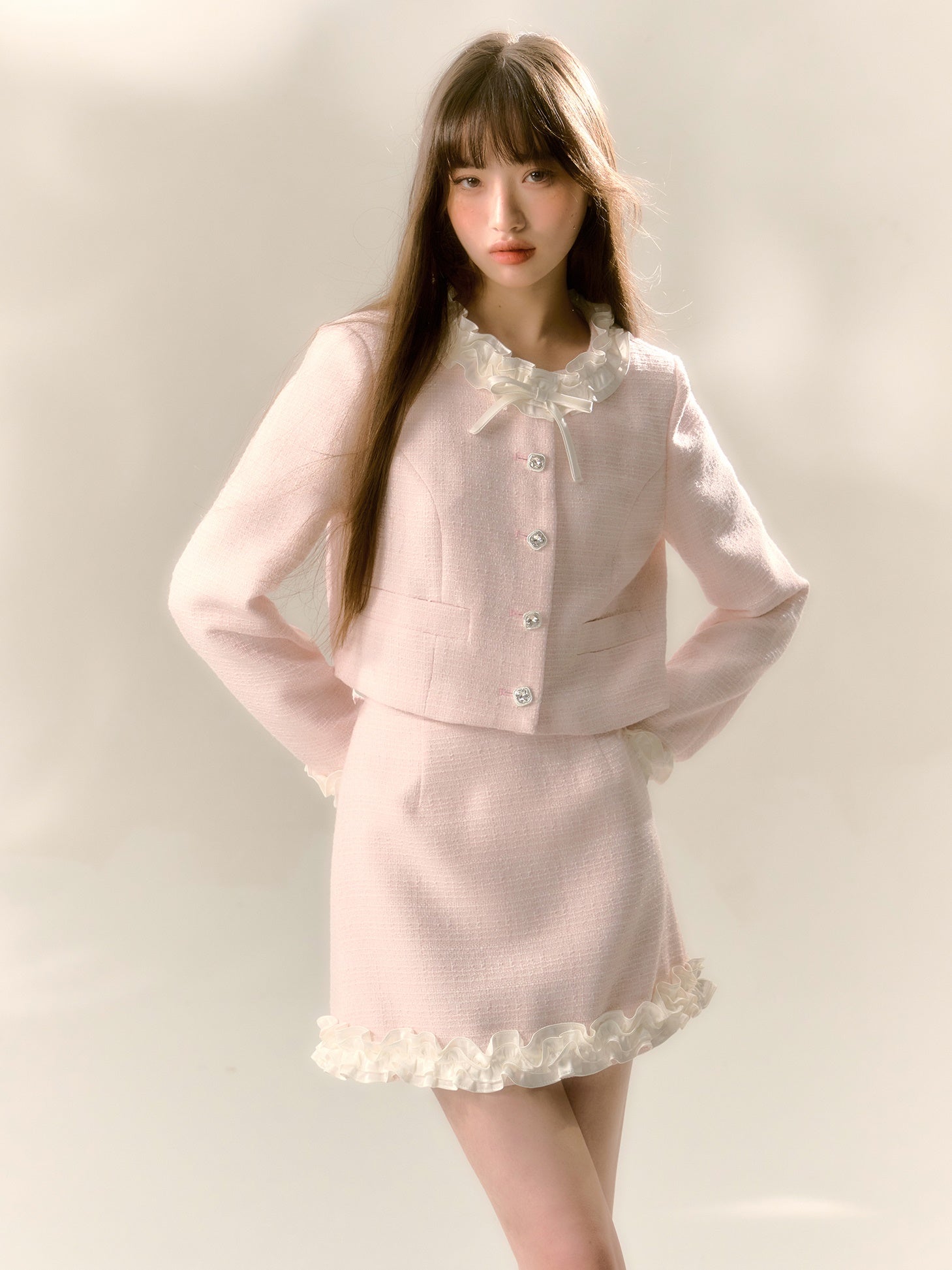 Fine Glitter Small Fragrance Jacket ＆ Frill Stitch Short Skirt