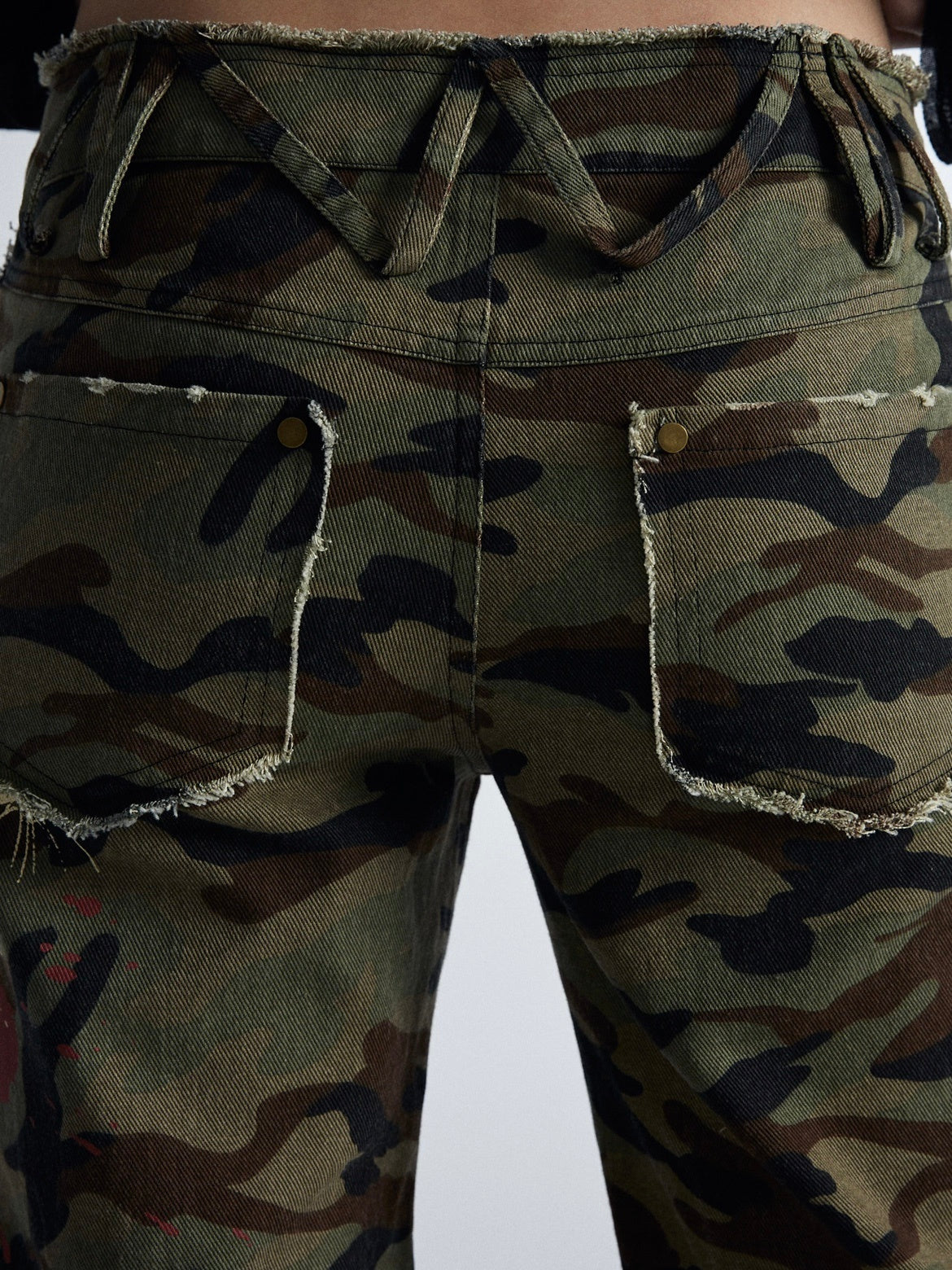 Low-waisted Camouflage Flared Pants – ARCANA ARCHIVE