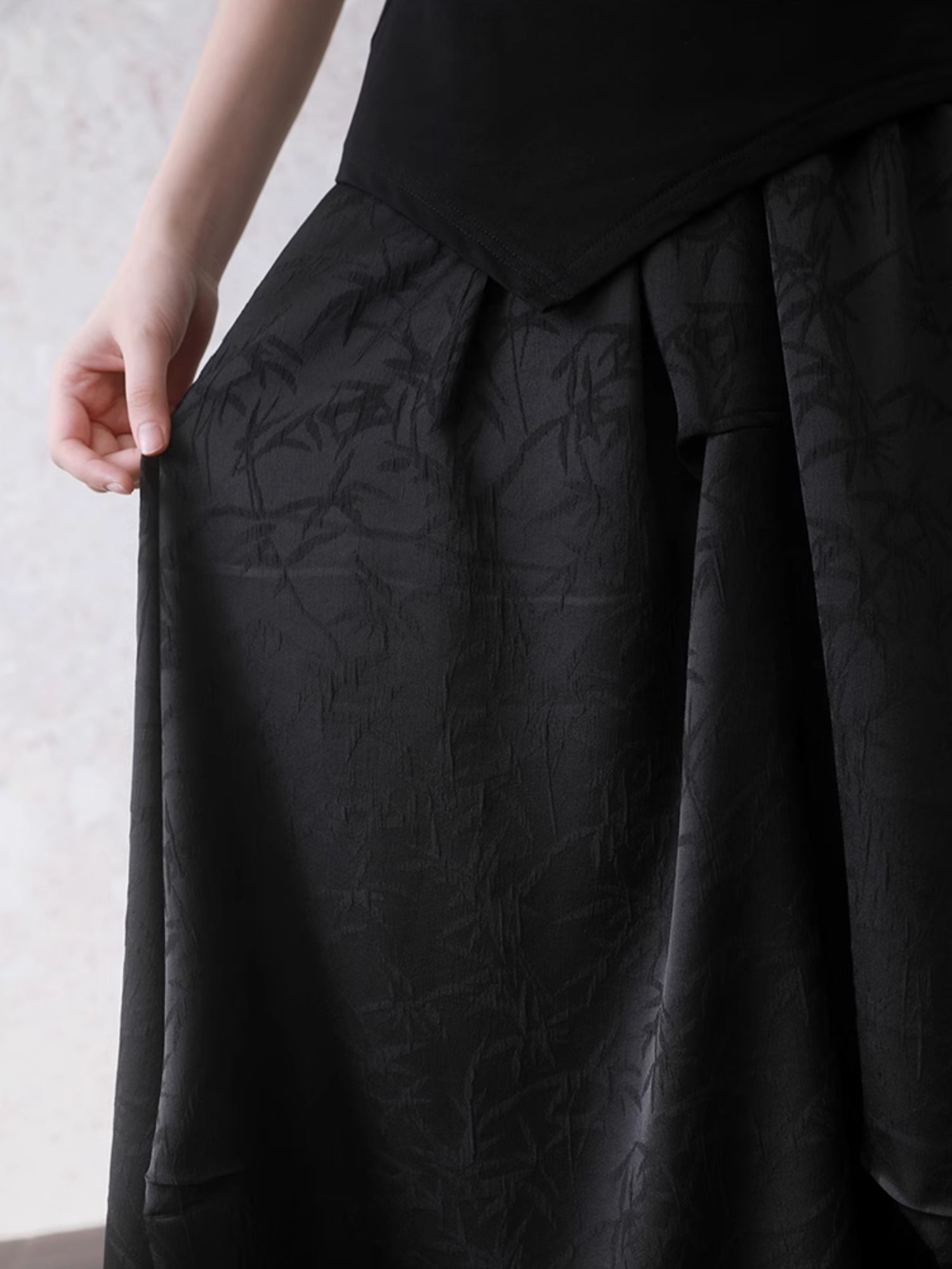 Bamboo Leaf Irregular Pleated Skirt