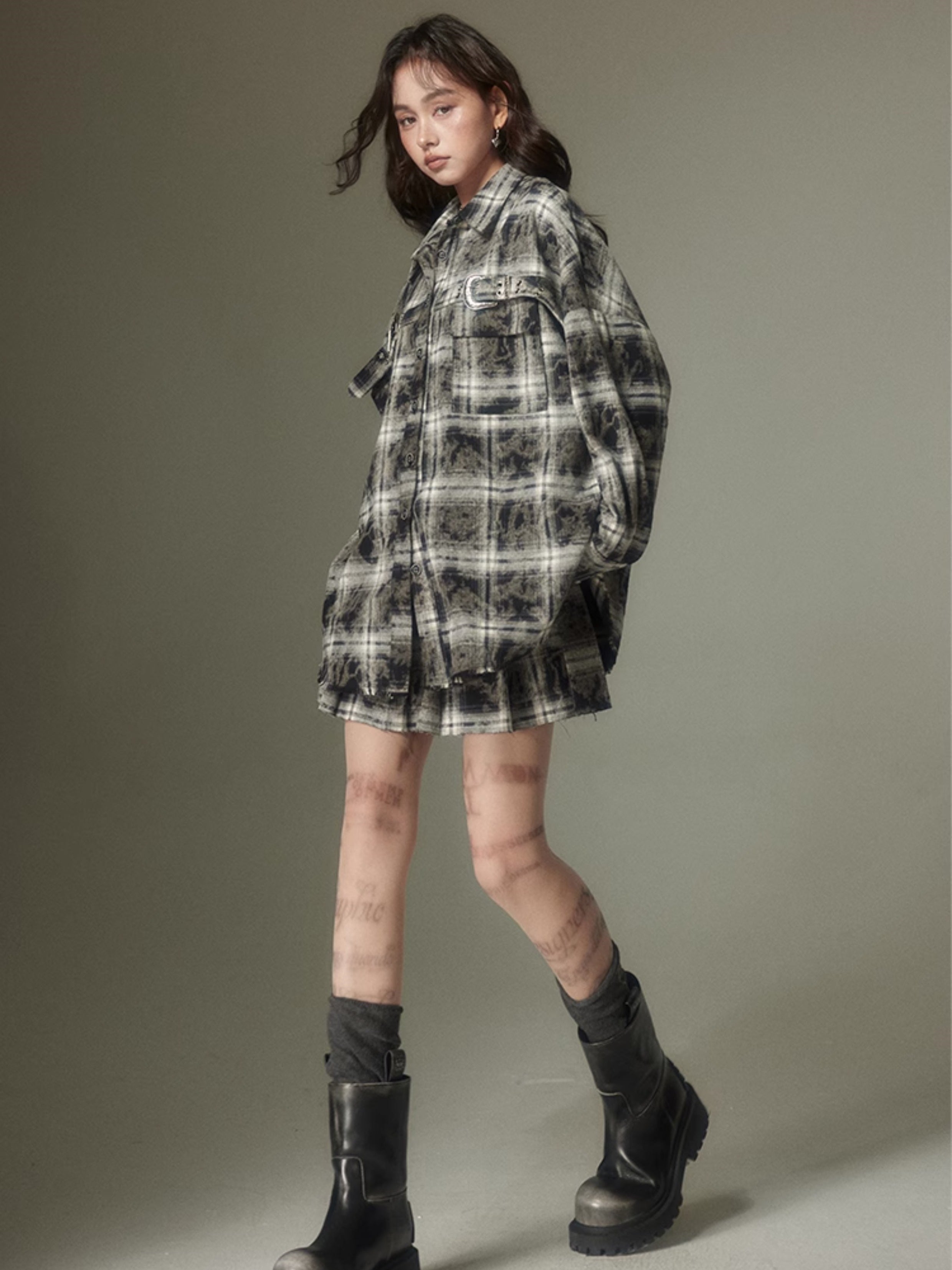 Plaid Loose Long Sleeve Shirt ＆ Pleated Skirt