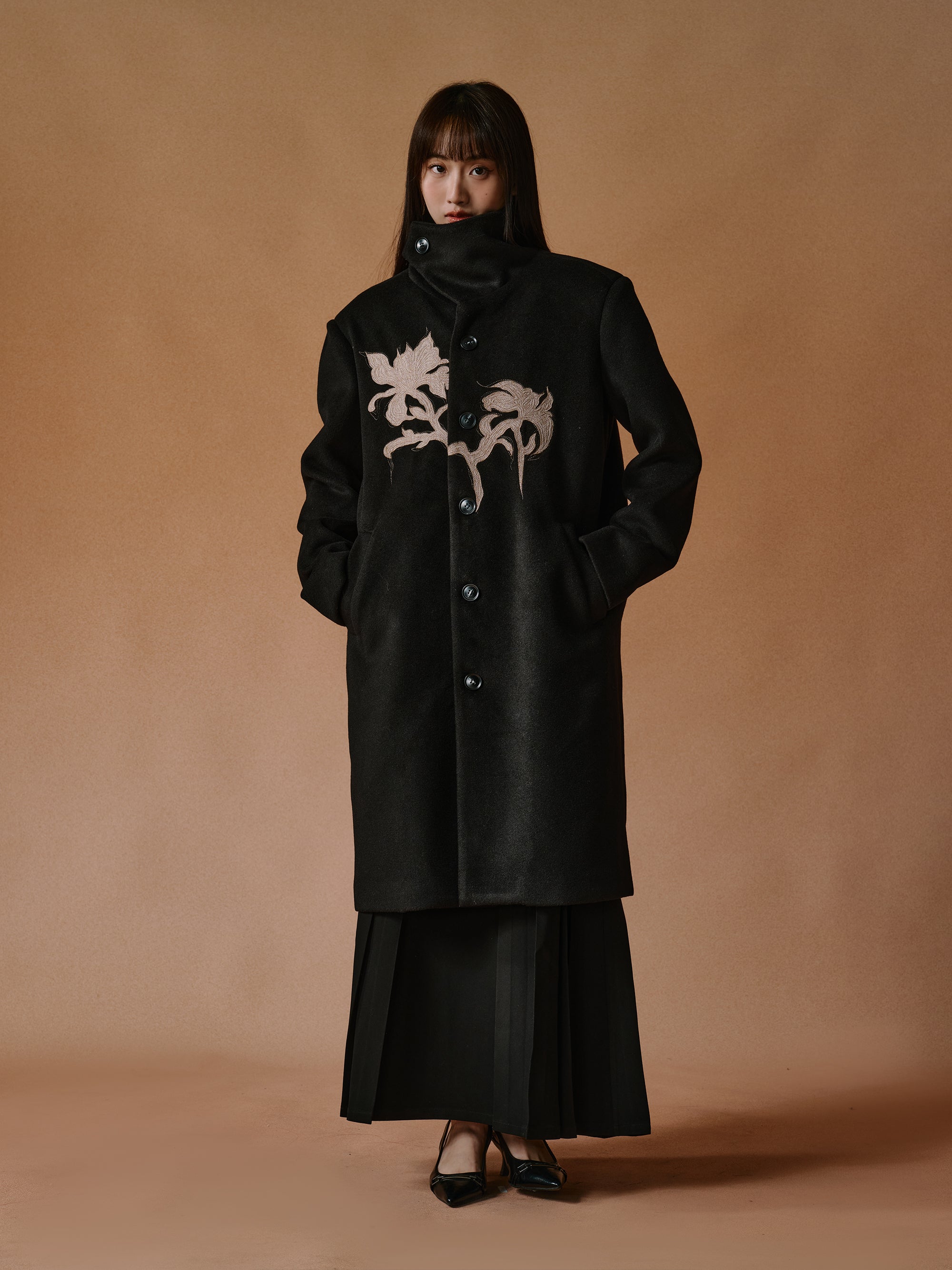 Chinese Style Iris Appliqué Embroidered Coat