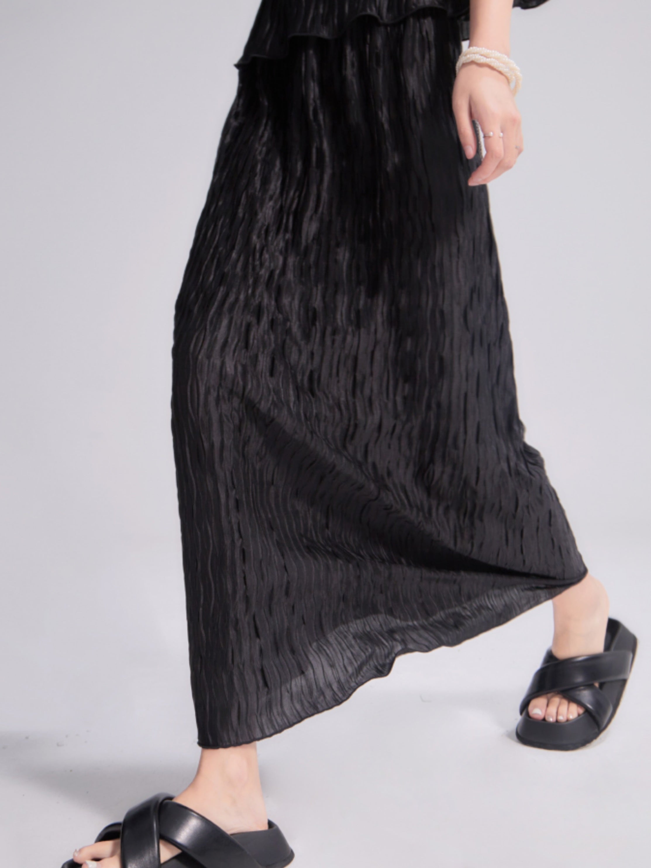 Pleated Slightly A-line Elastic Skirt