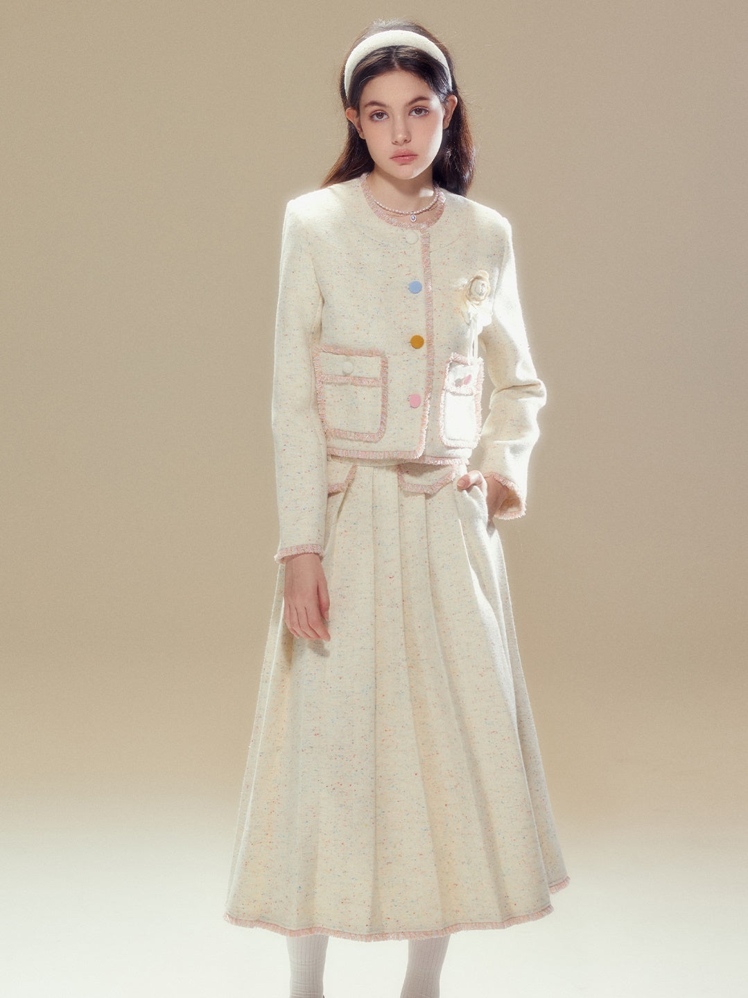 Camellia Contrast Button No Collar Jacket ＆ Pleated Long Skirt