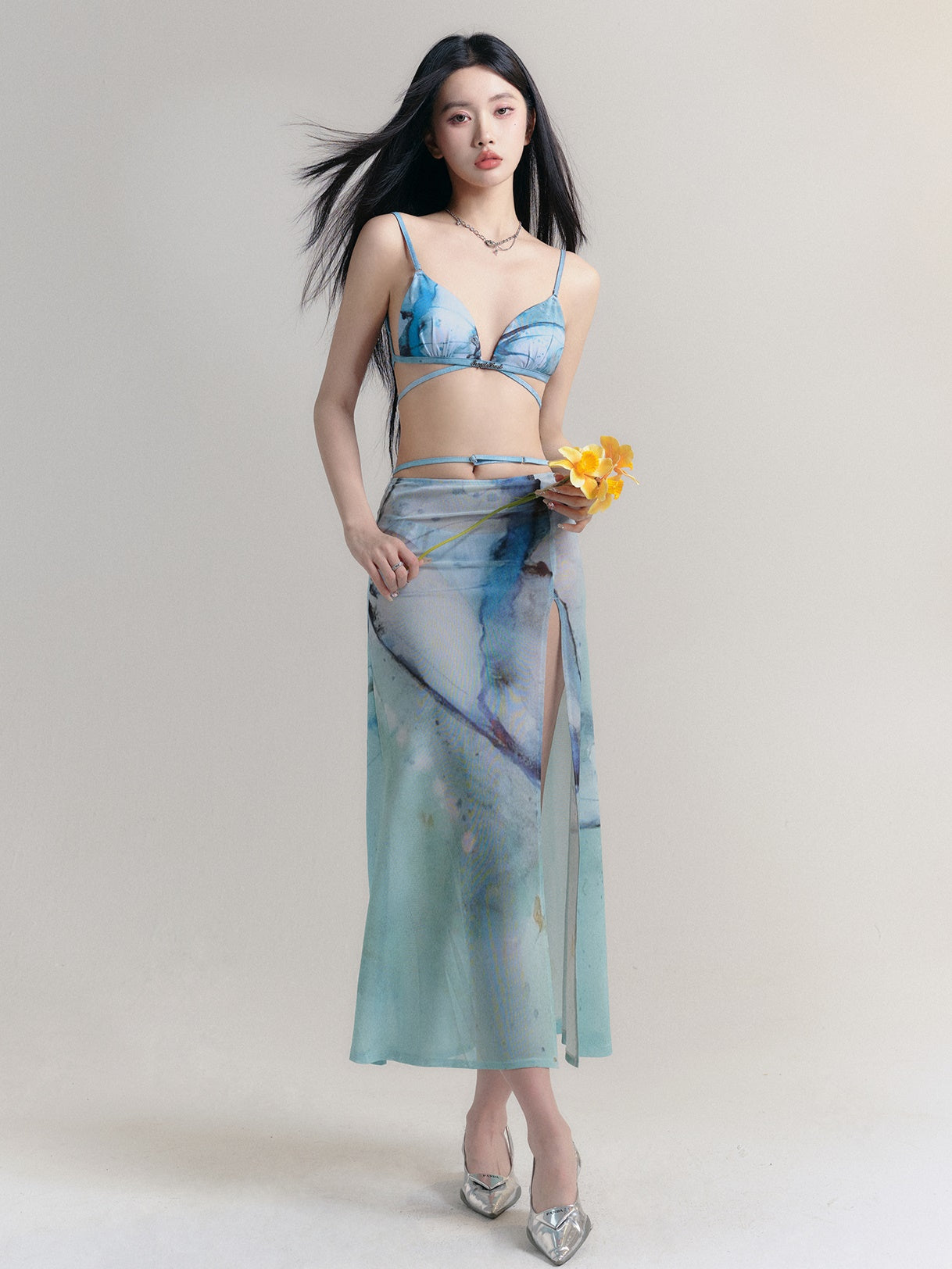 Sea Breeze Sexy Bikini Swimsuit &amp; Cardigan ＆ Skirt