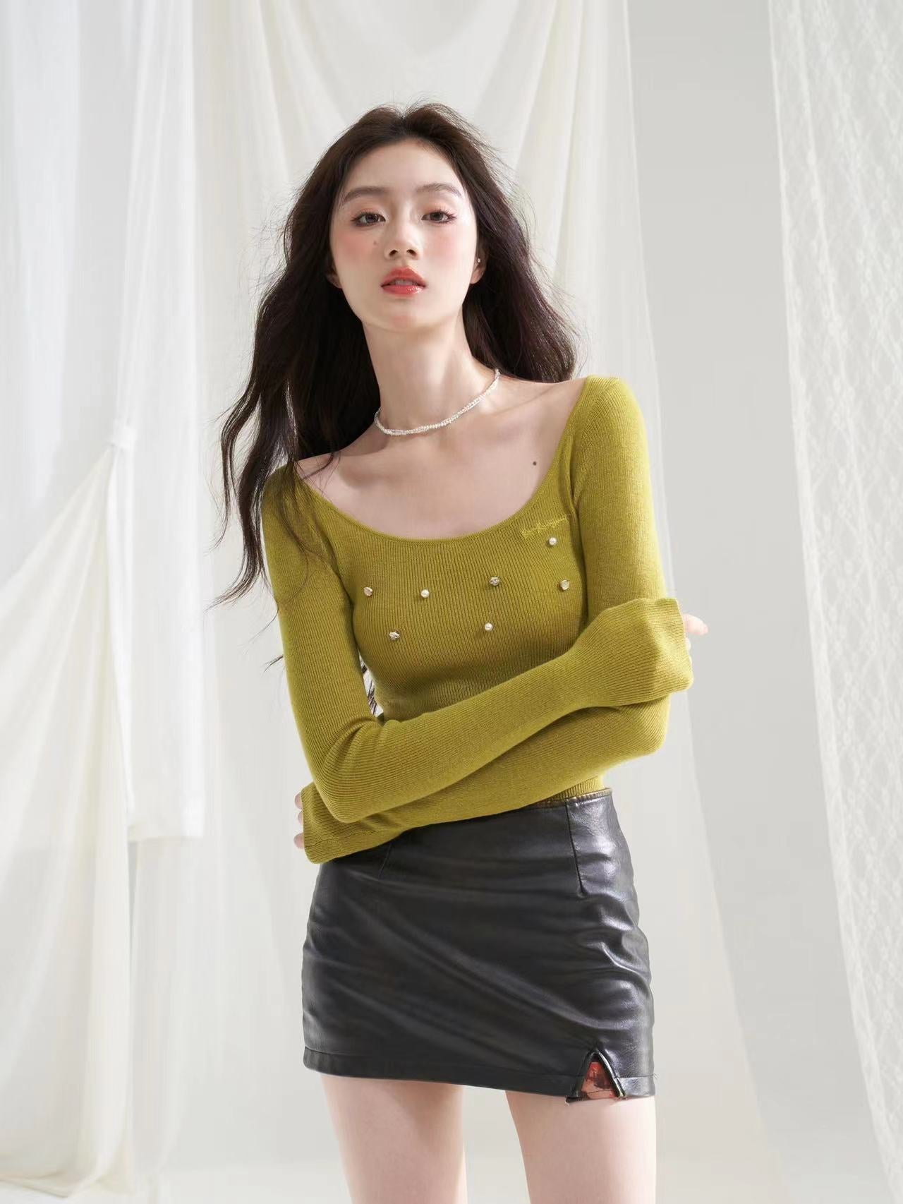 Round Neck Bijou Slim Knitted Top