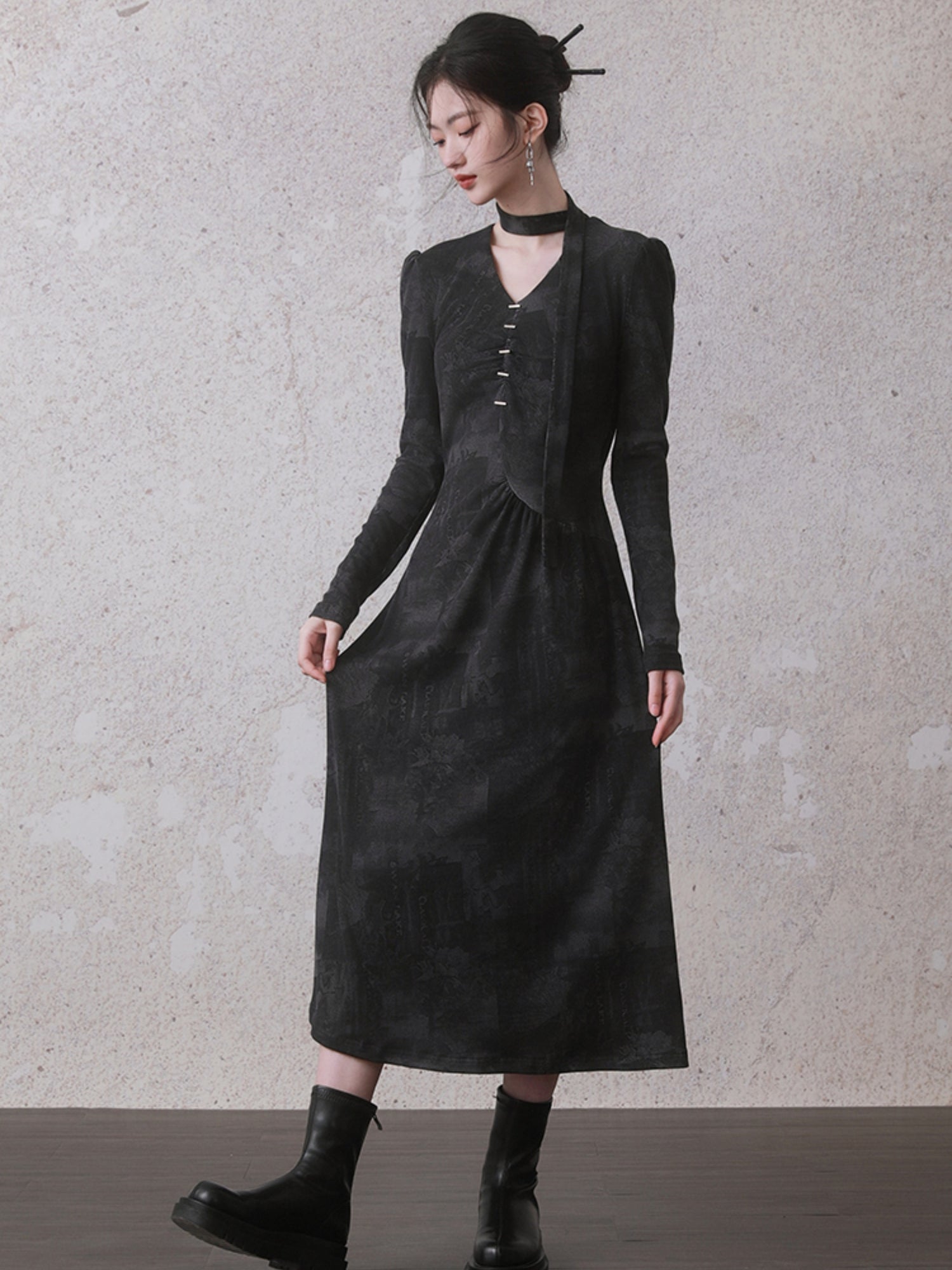 V-neck Wrinkled Knitted Long-sleeved Dress