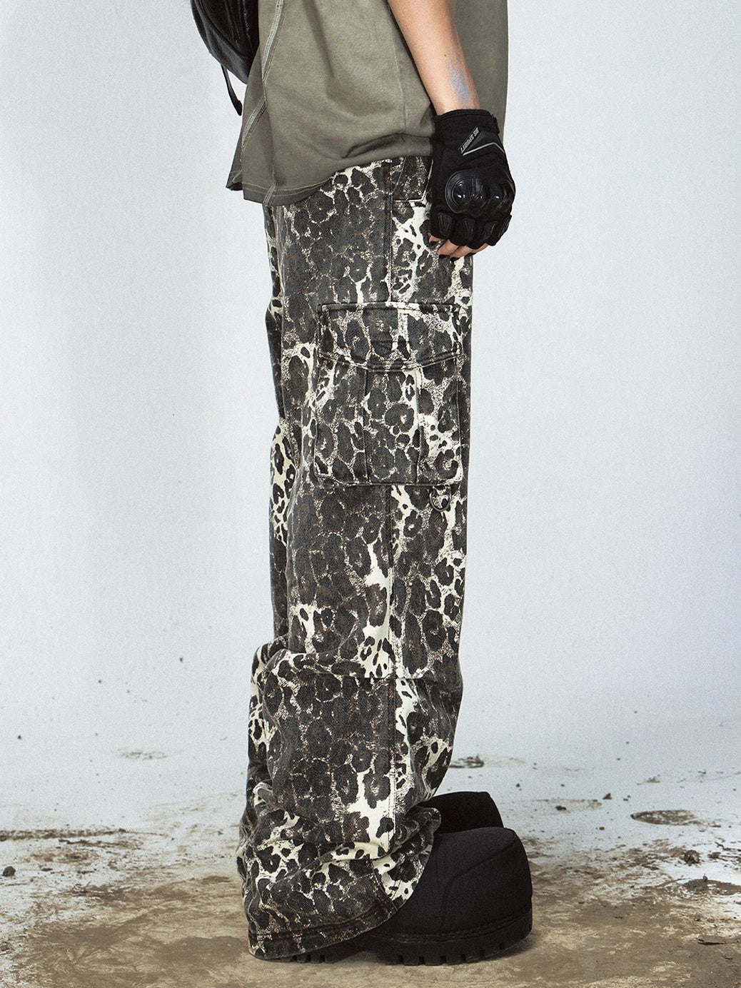 Leopard Print Multi-pocket Straight Cargo Pants