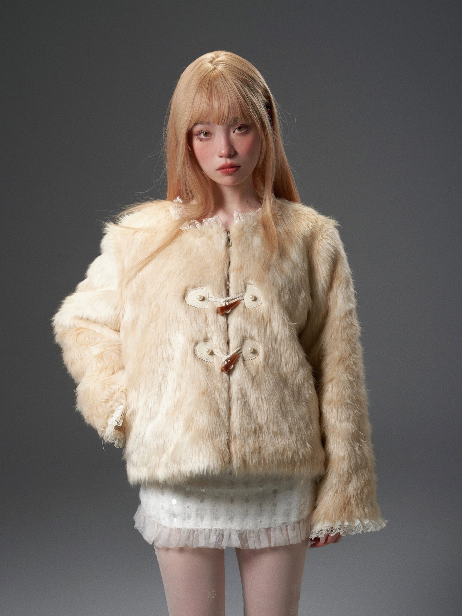 Gradient Lace Spliced Horn Button Detachable Fur Jacket