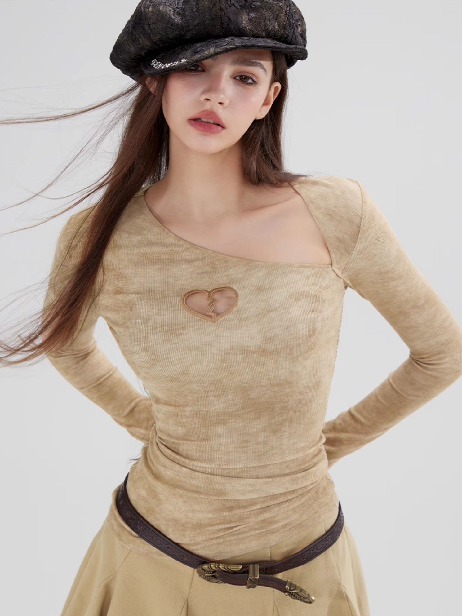 Hollow Love Slanted Shoulder Tight Long-sleeved T-shirt