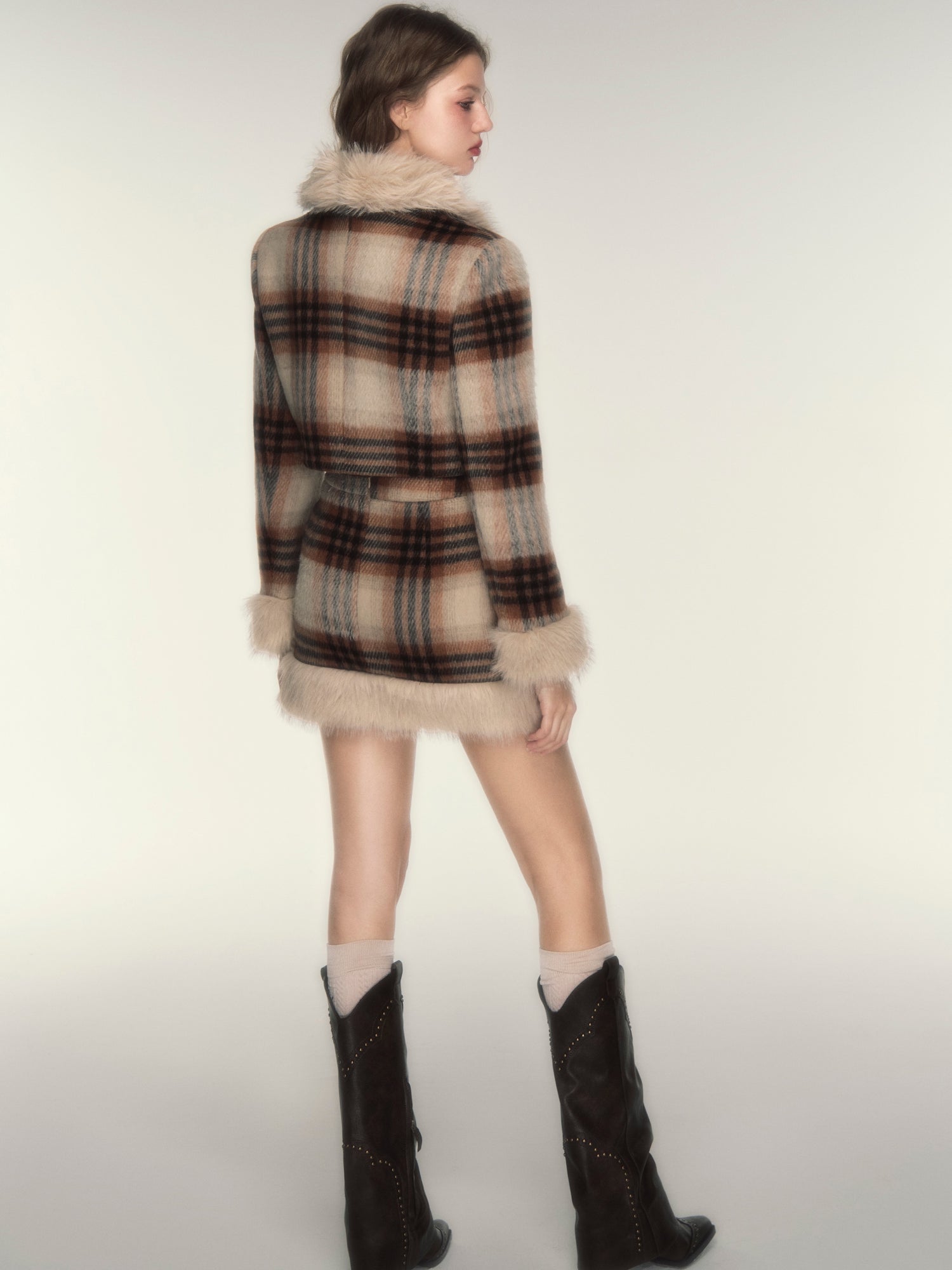 Retro Plaid Fur Collar Short Jacket ＆ Fur Edge Skirt