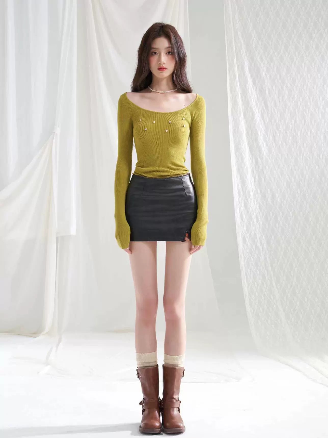 Round Neck Bijou Slim Knitted Top