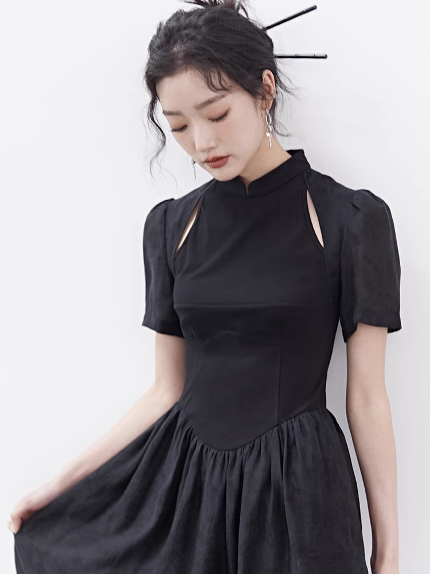 Nouvelle robe minceur de taille creuse de style chinois