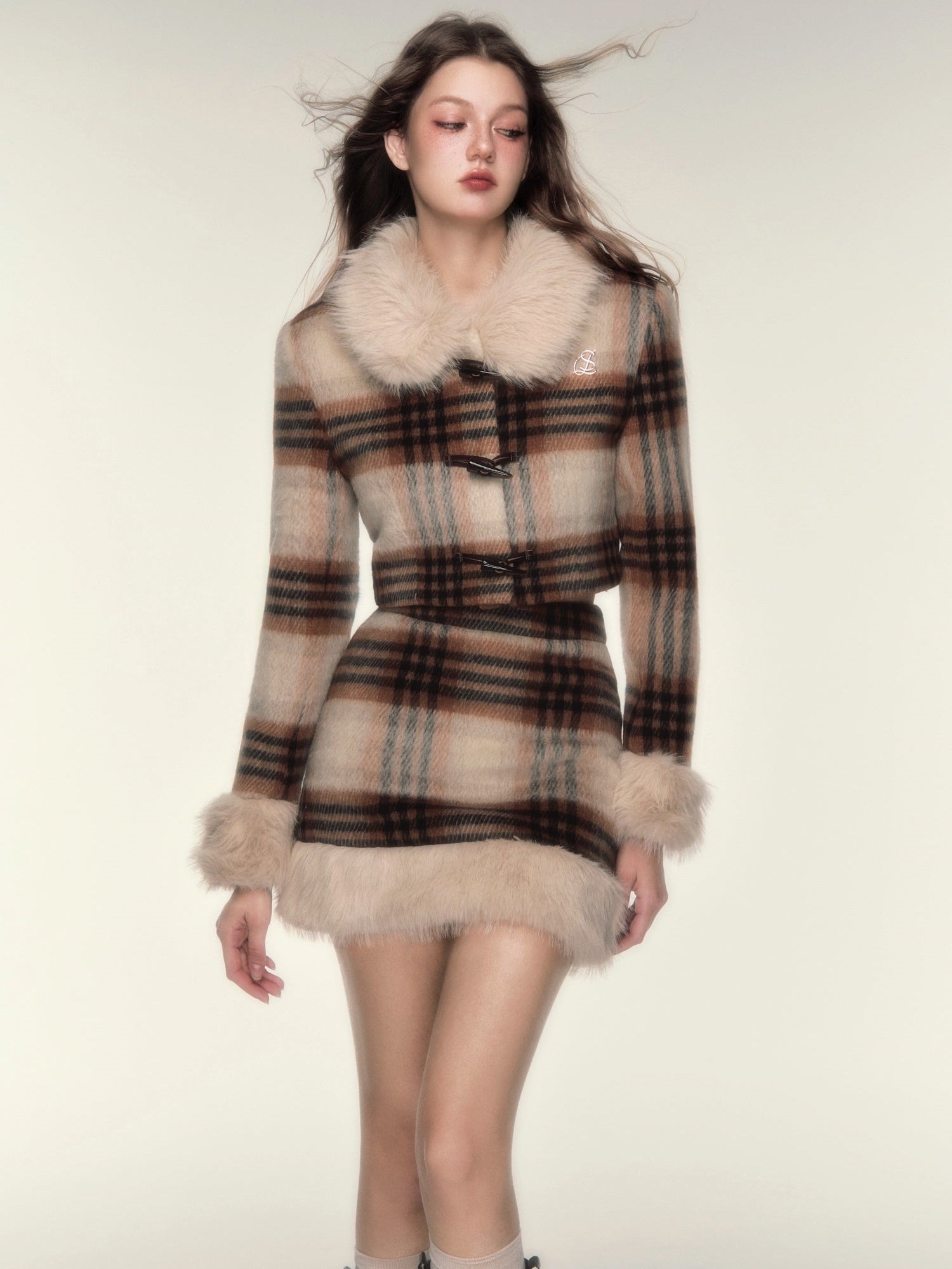 Retro Plaid Fur Collar Short Jacket ＆ Fur Edge Skirt