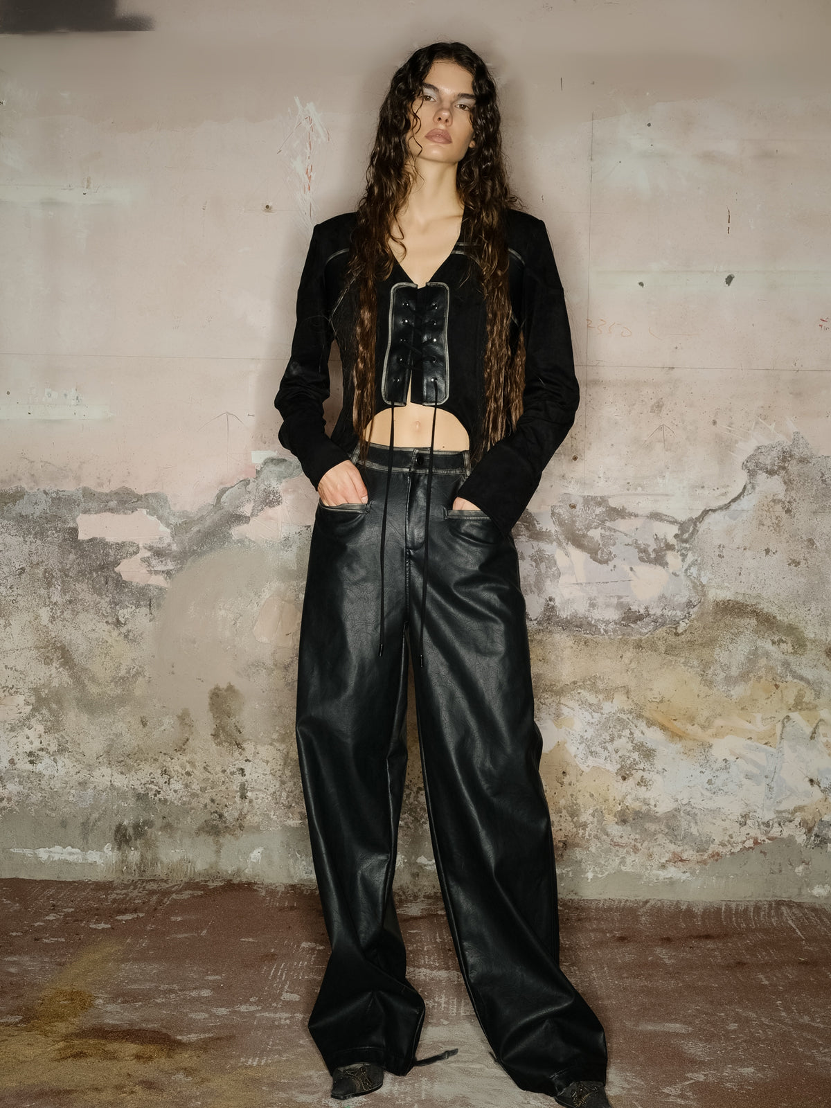 Lace-Up Cropped Nichi Knit&amp;Leather Tops