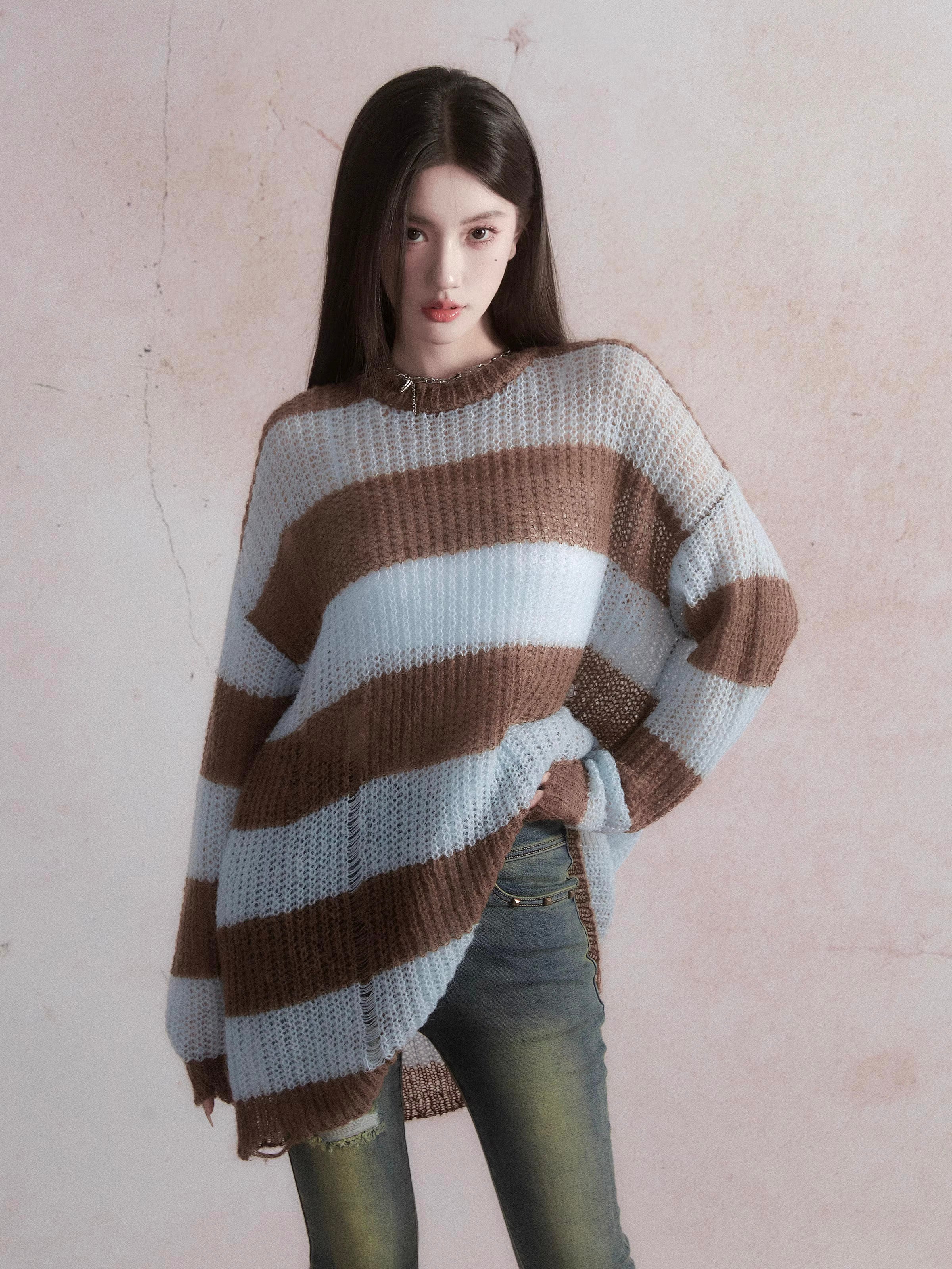 Lazy Ripped Hole Border Sweater