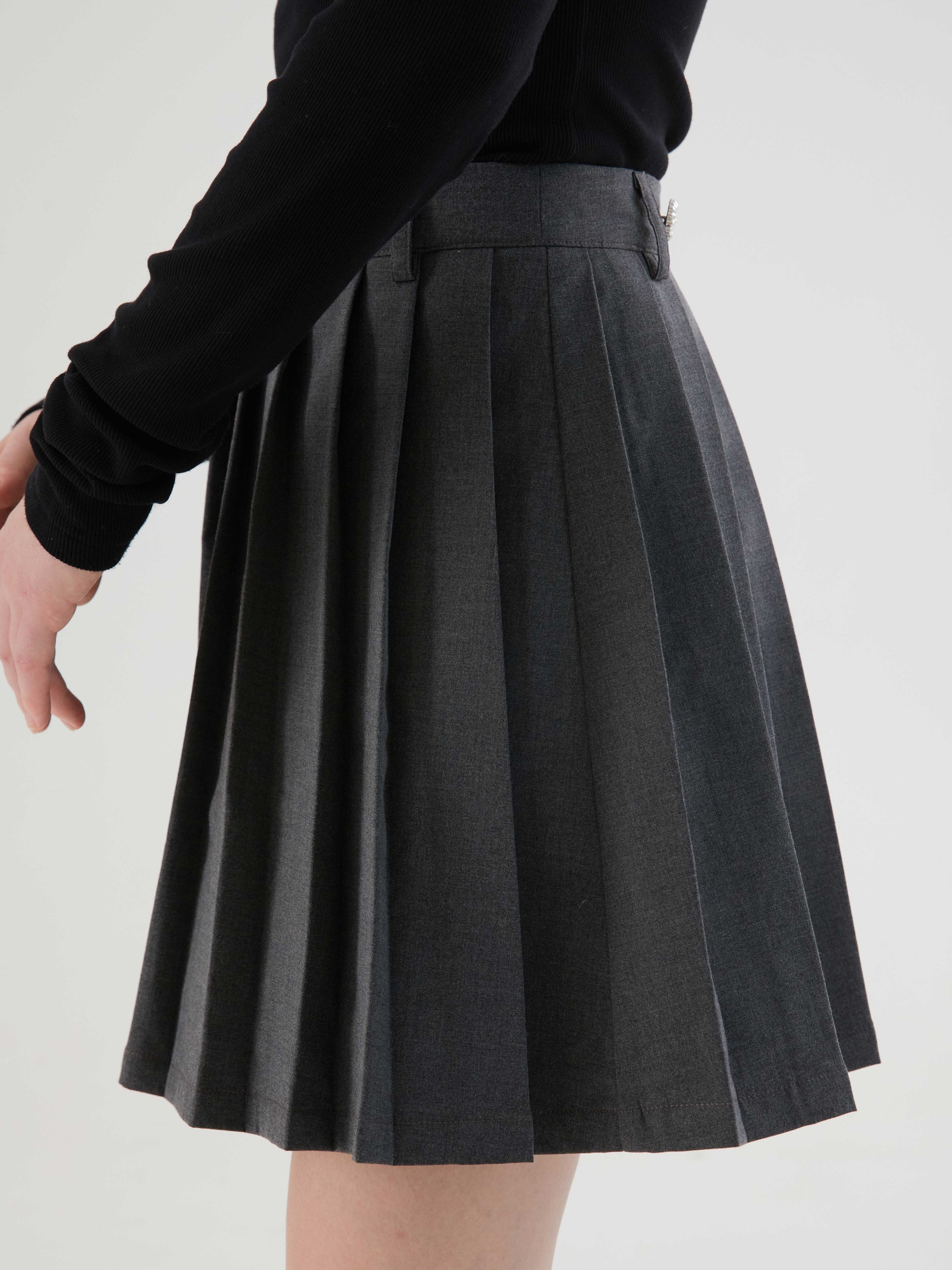 Flying Sleeve Detachable Pleated Reversible Skirt