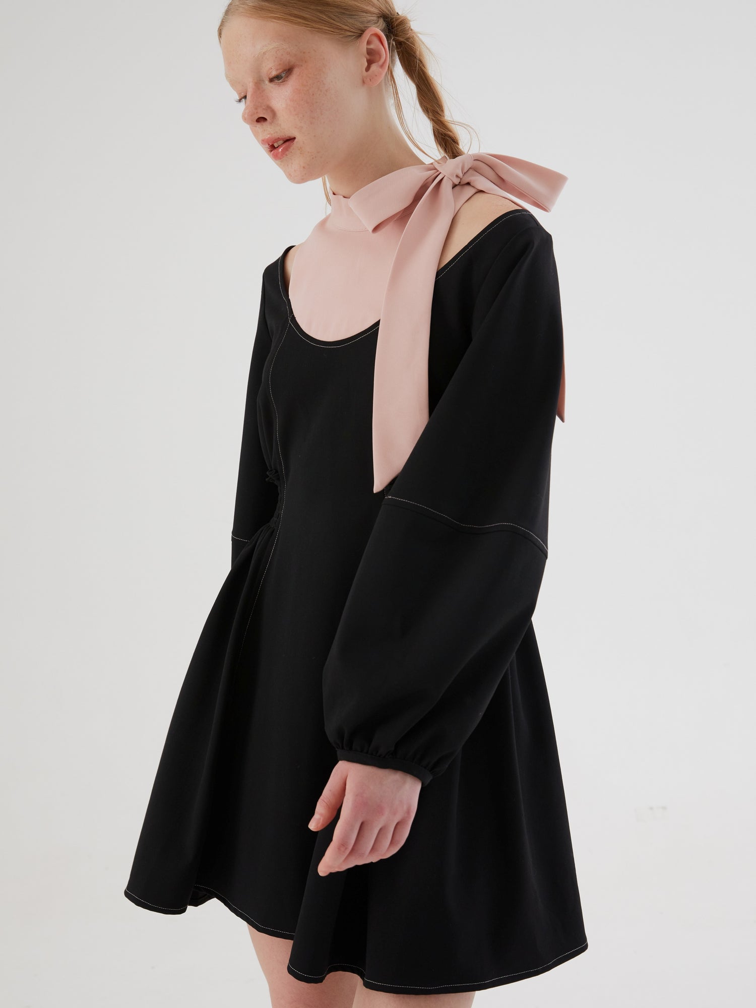 Bicolor Cutout Volume Sleeve Waist-cinching Dress