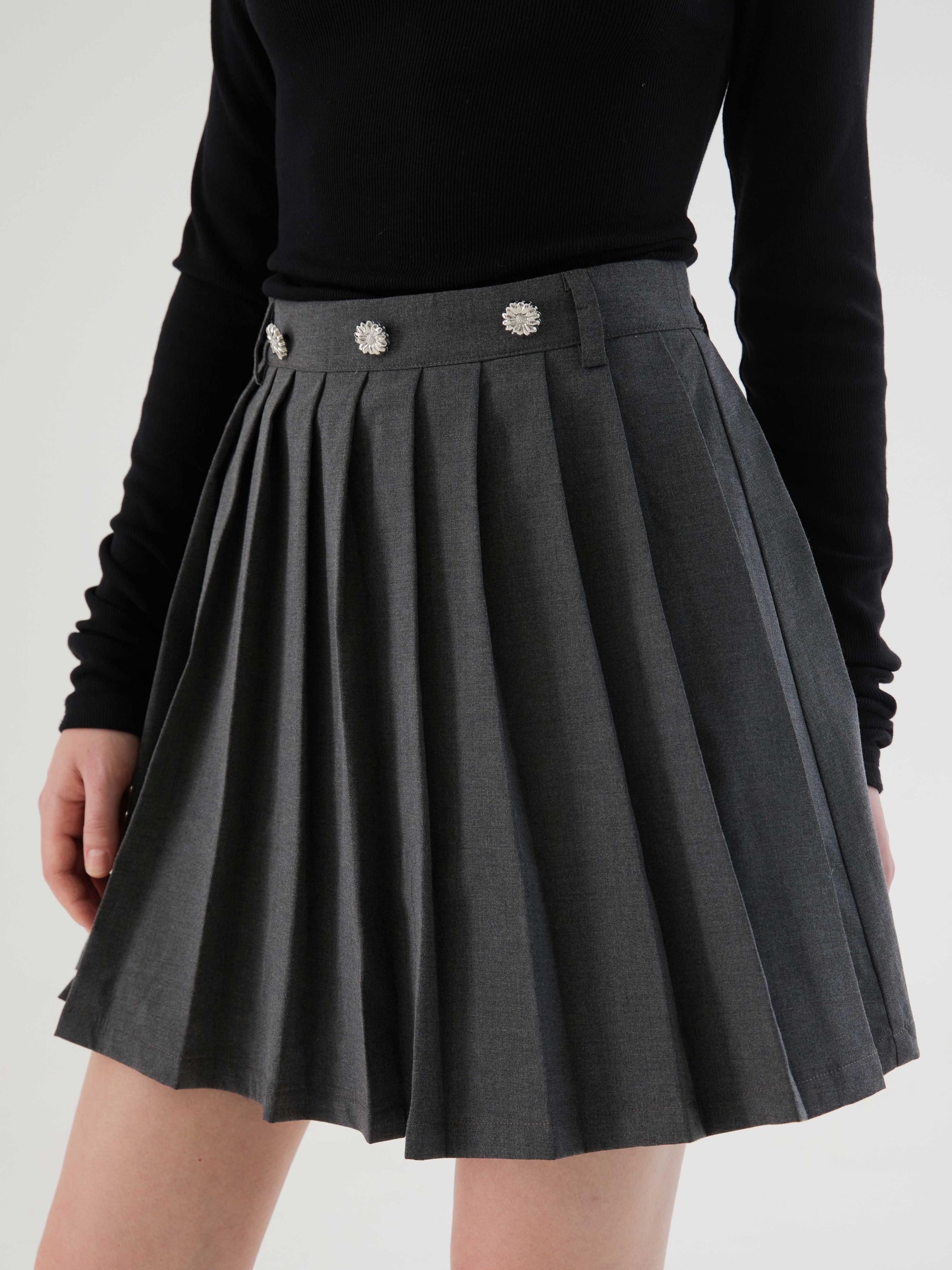 Flying Sleeve Detachable Pleated Reversible Skirt