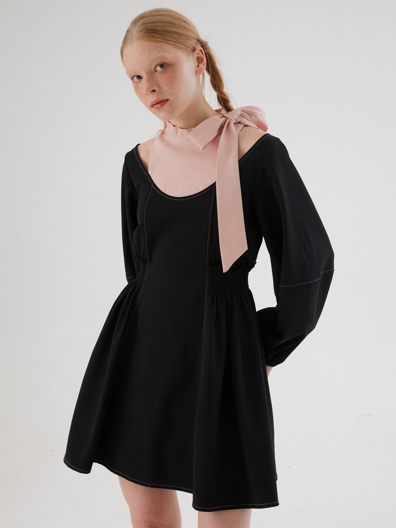 Bicolor Cutout Volume Sleeve Waist-cinching Dress