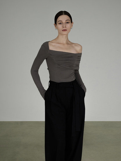 Off-Shoulder falten standhafte schicke Cutsew gefaltet