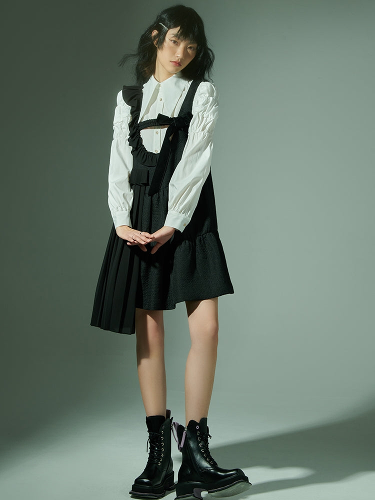 Gather Triangular-collar Niche Frill Blouse