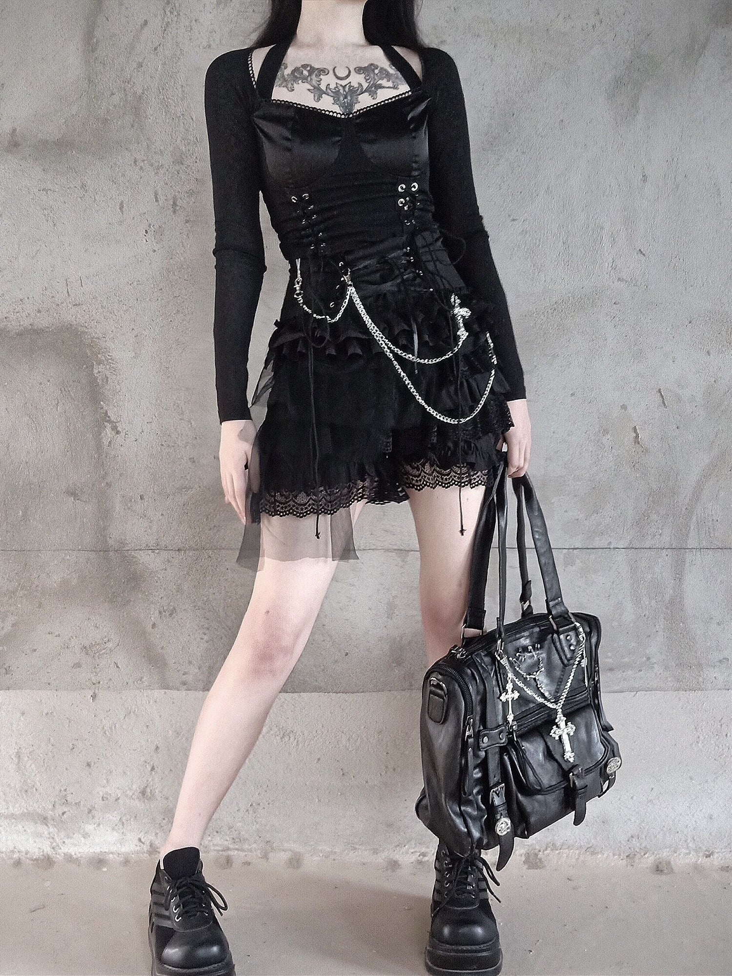 Gothic Lace Chain Short-Pants