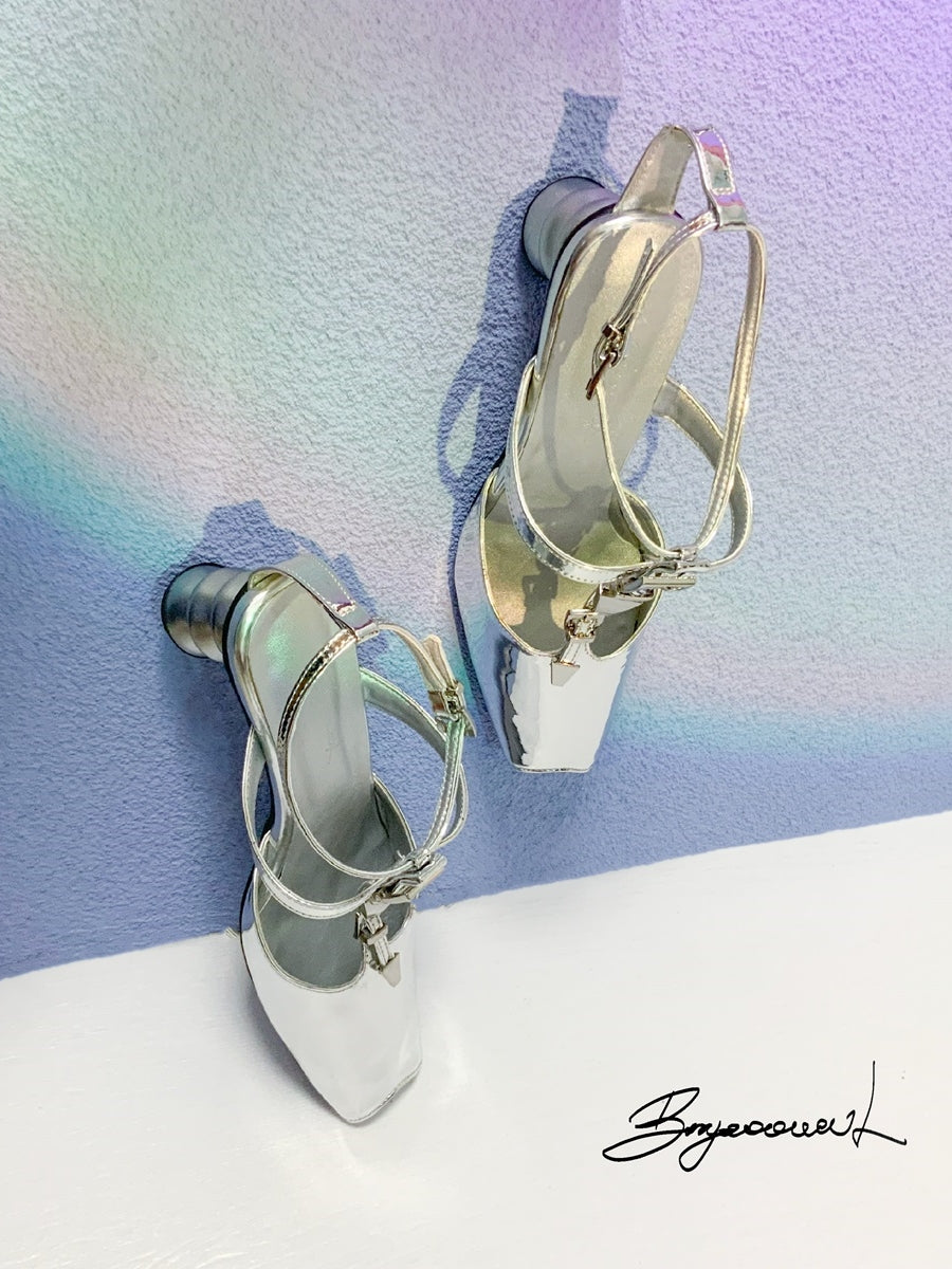 Square-toe Unique Metallic Sandal