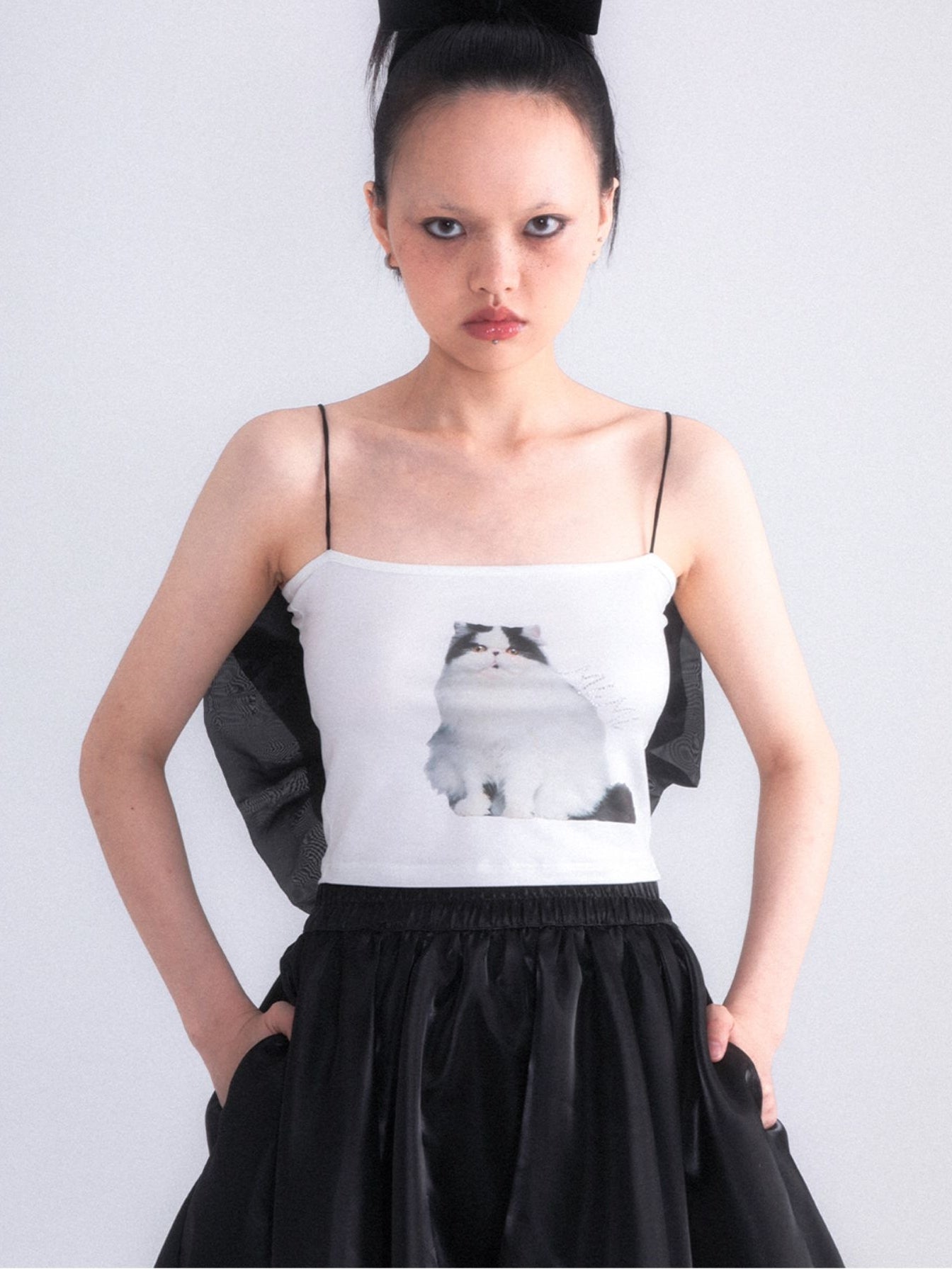 Camisole du chat ruban soucieux