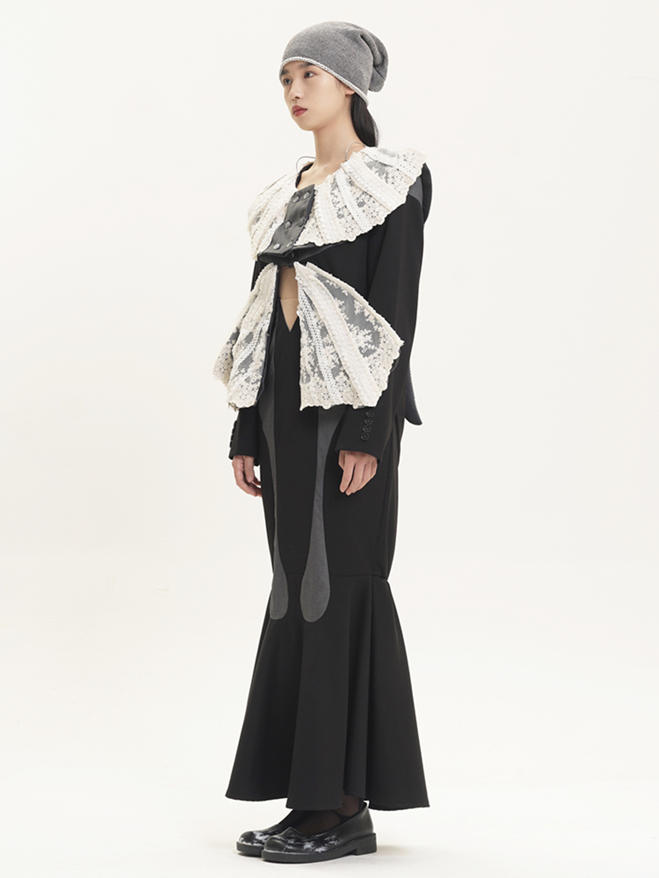 NICHI BACK-CONSCIOUS GOTHIC LACE-COLLAR