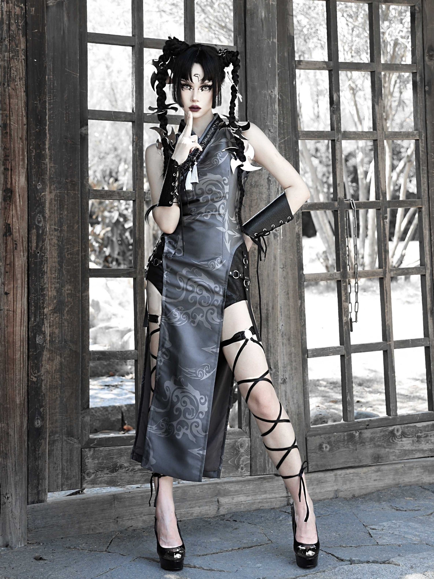 Gothic Cosplay Slit Wildleder China Ein-Stück